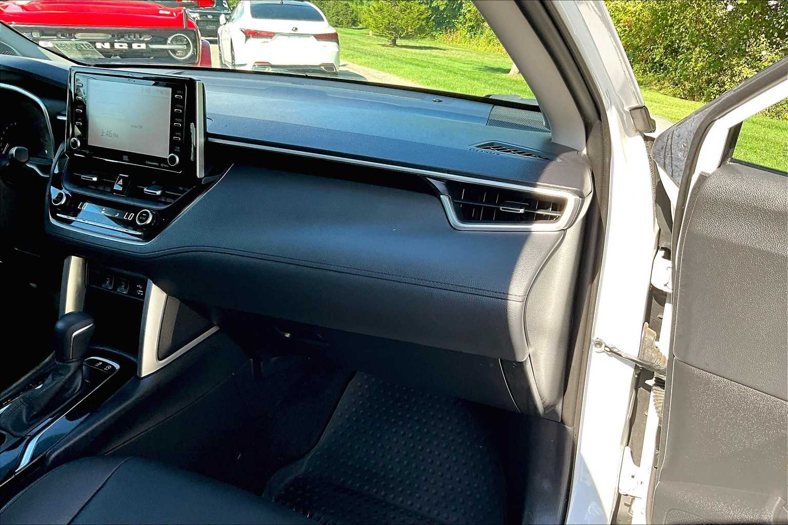 2022 Toyota Corolla Cross XLE - Photo 13