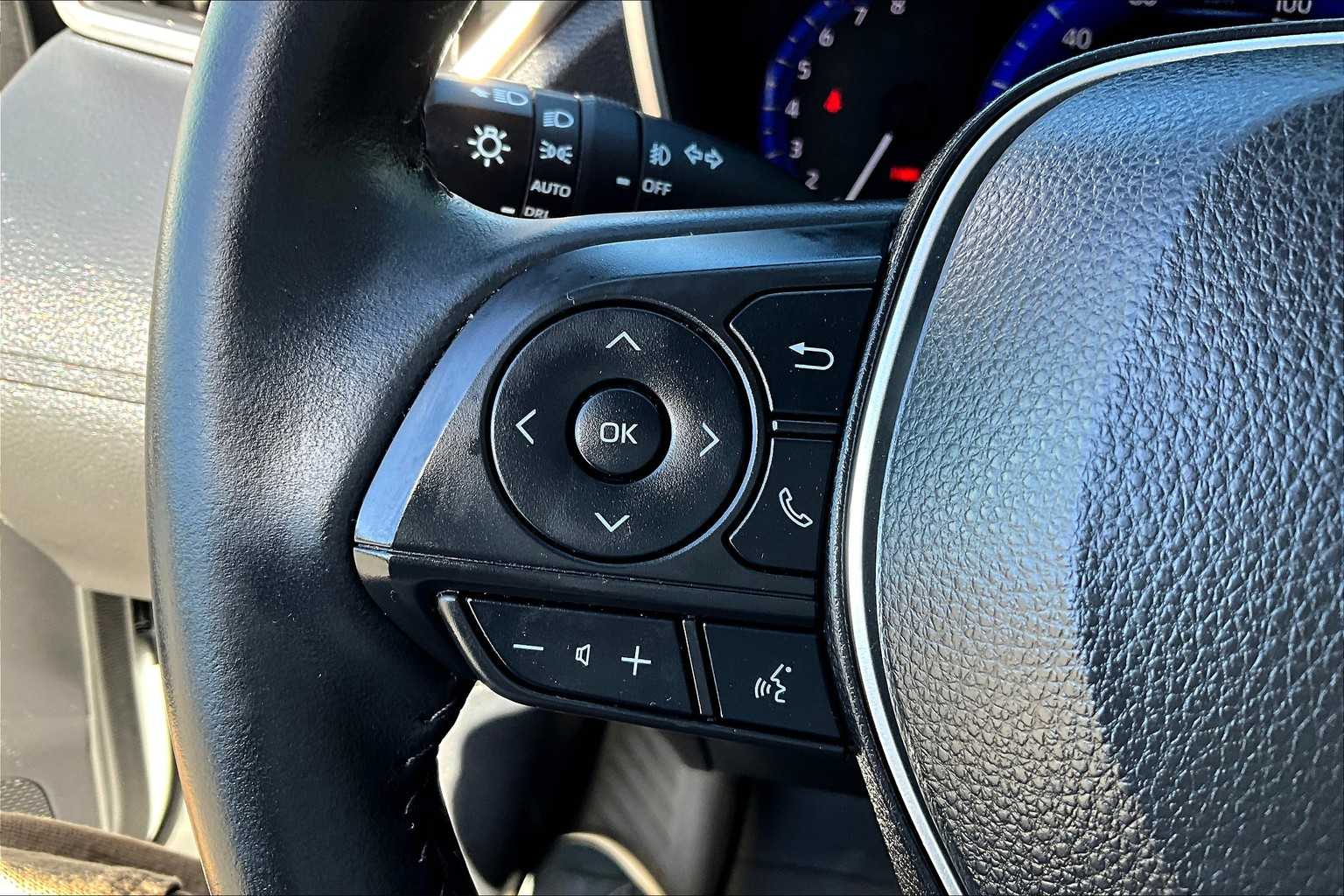2022 Toyota Corolla Cross XLE - Photo 23