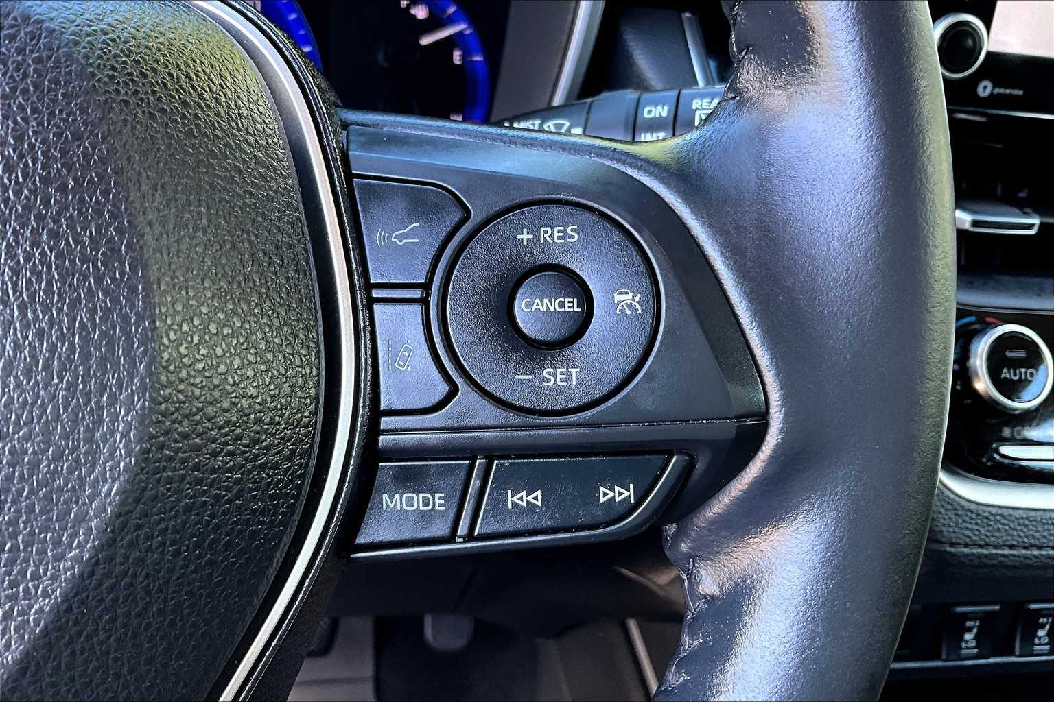 2022 Toyota Corolla Cross XLE - Photo 24