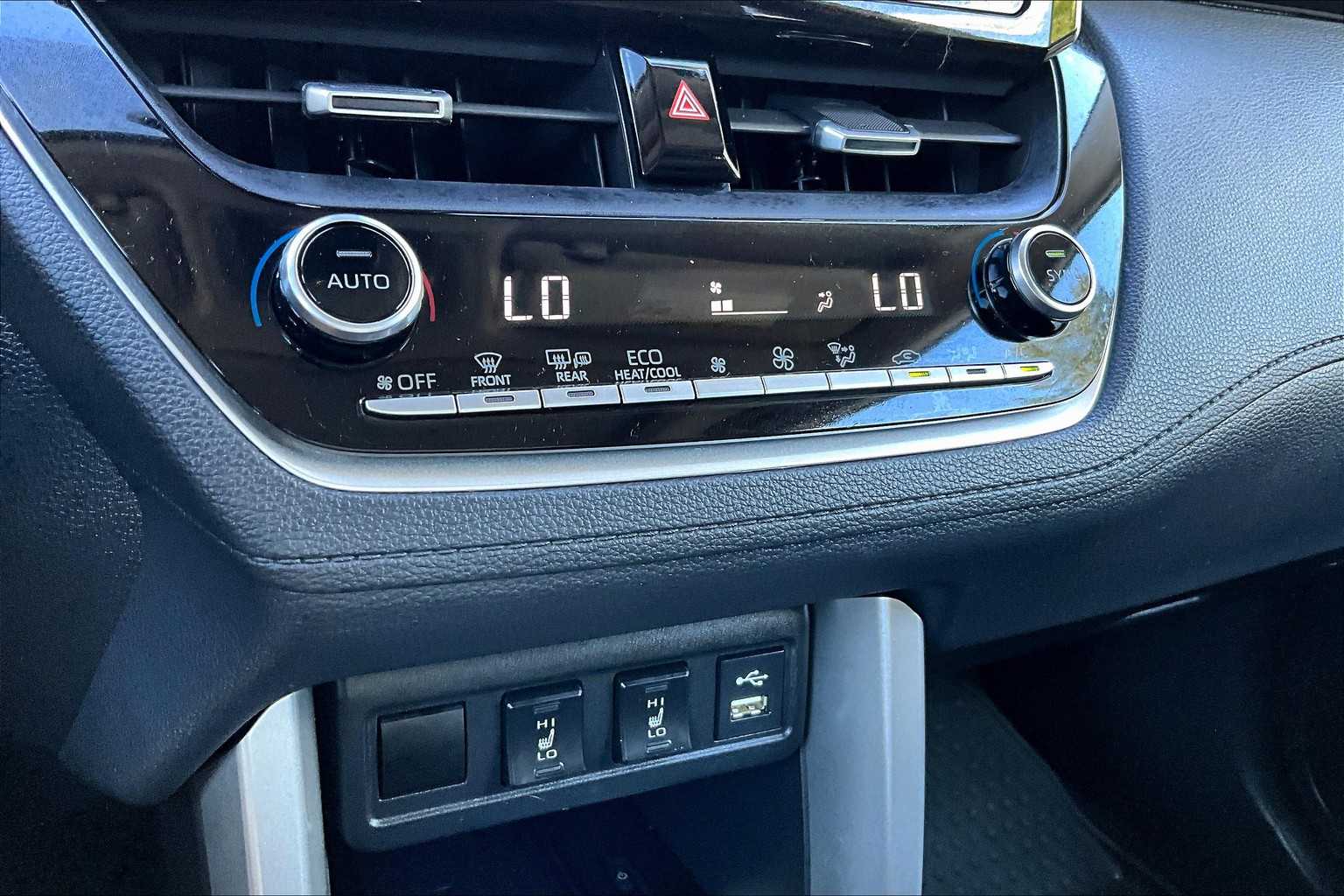 2022 Toyota Corolla Cross XLE - Photo 26