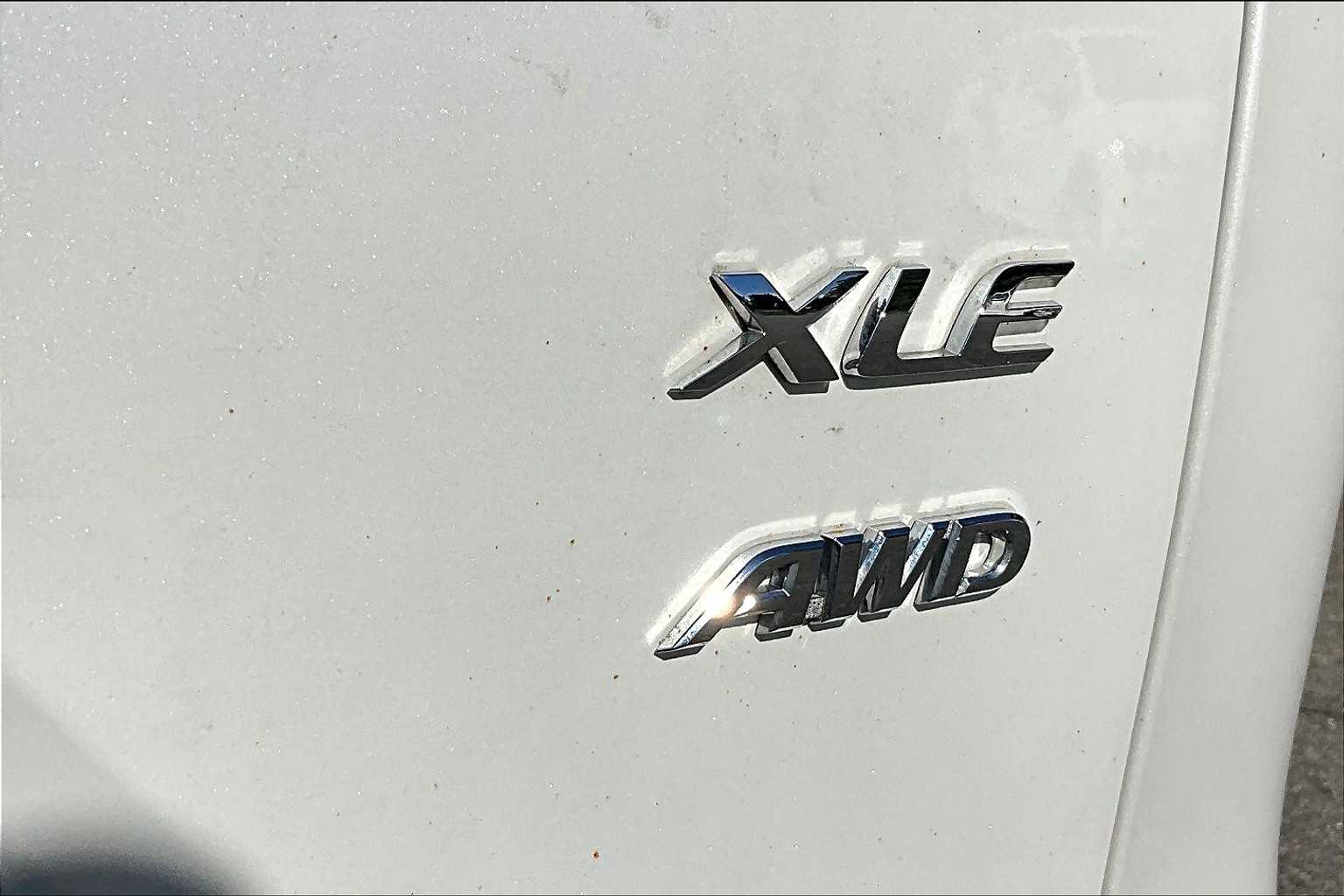 2022 Toyota Corolla Cross XLE - Photo 29