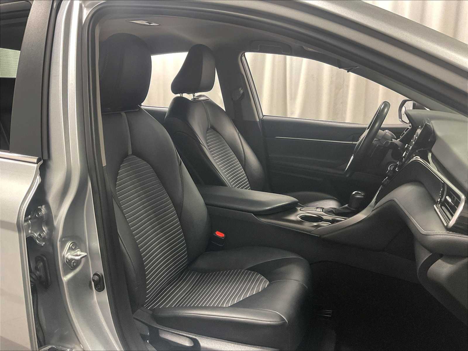 2023 Toyota Camry SE - Photo 11