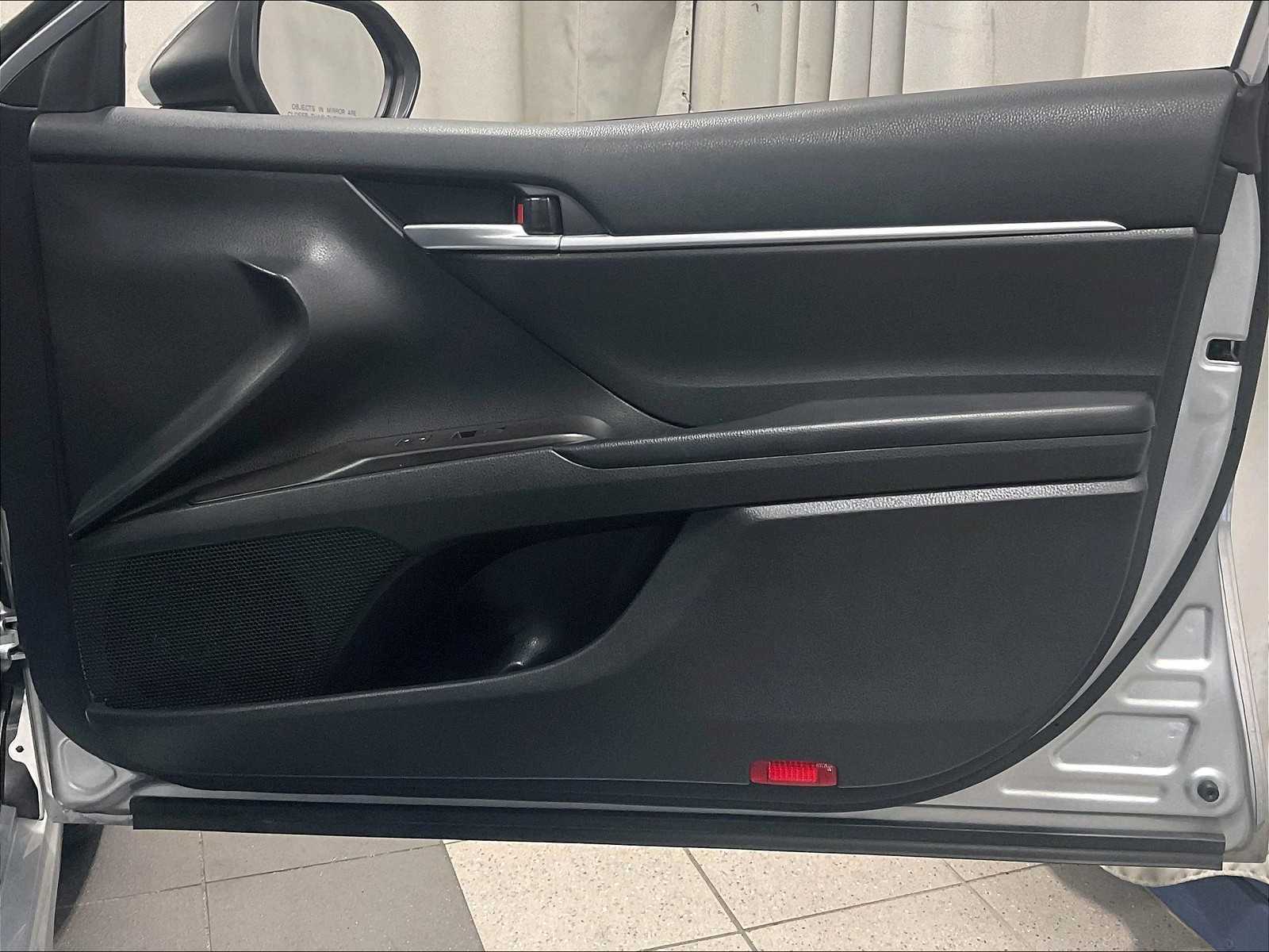 2023 Toyota Camry SE - Photo 12