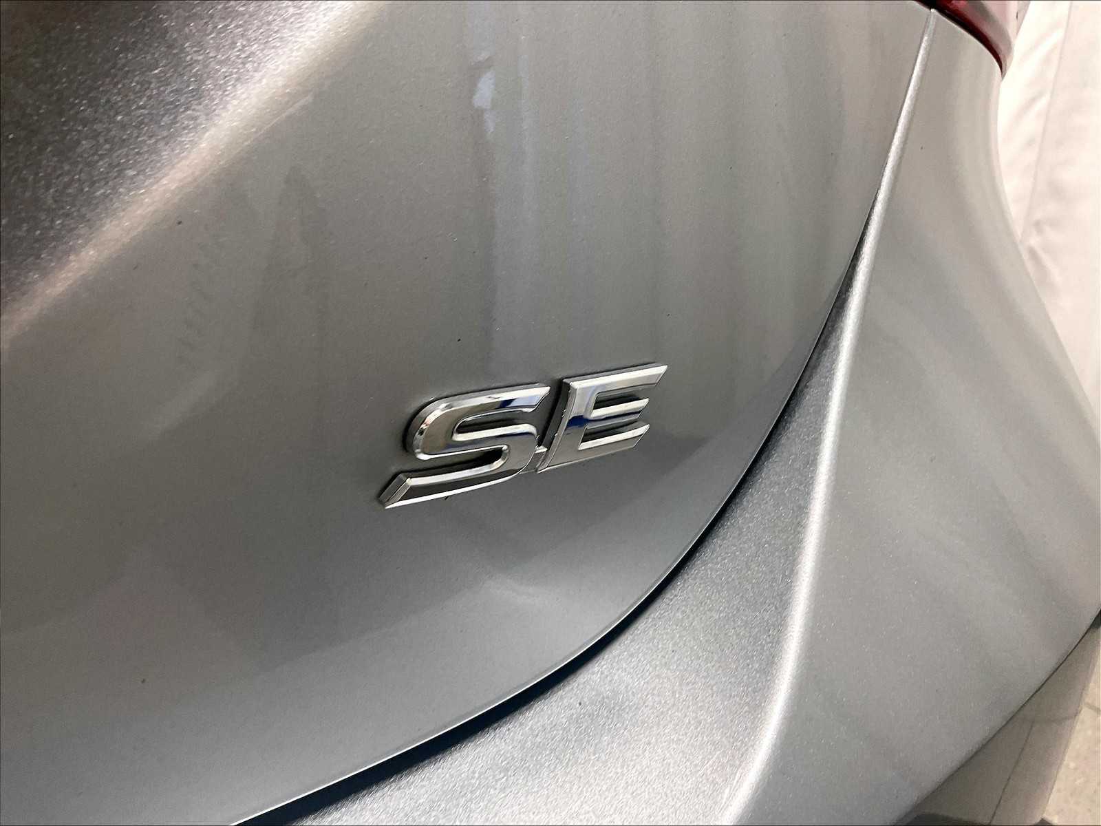 2023 Toyota Camry SE - Photo 28