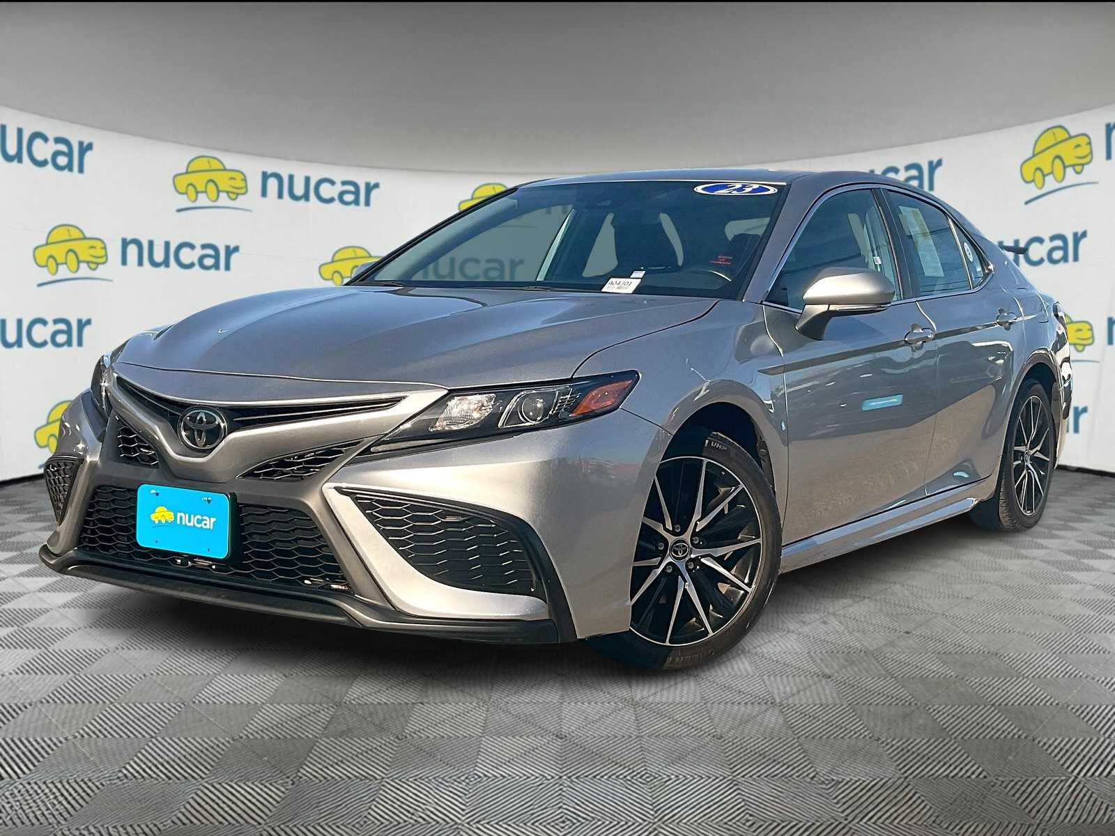 2023 Toyota Camry SE - Photo 3