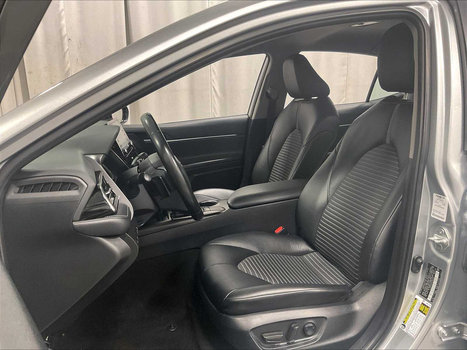 2023 Toyota Camry SE - Photo 10