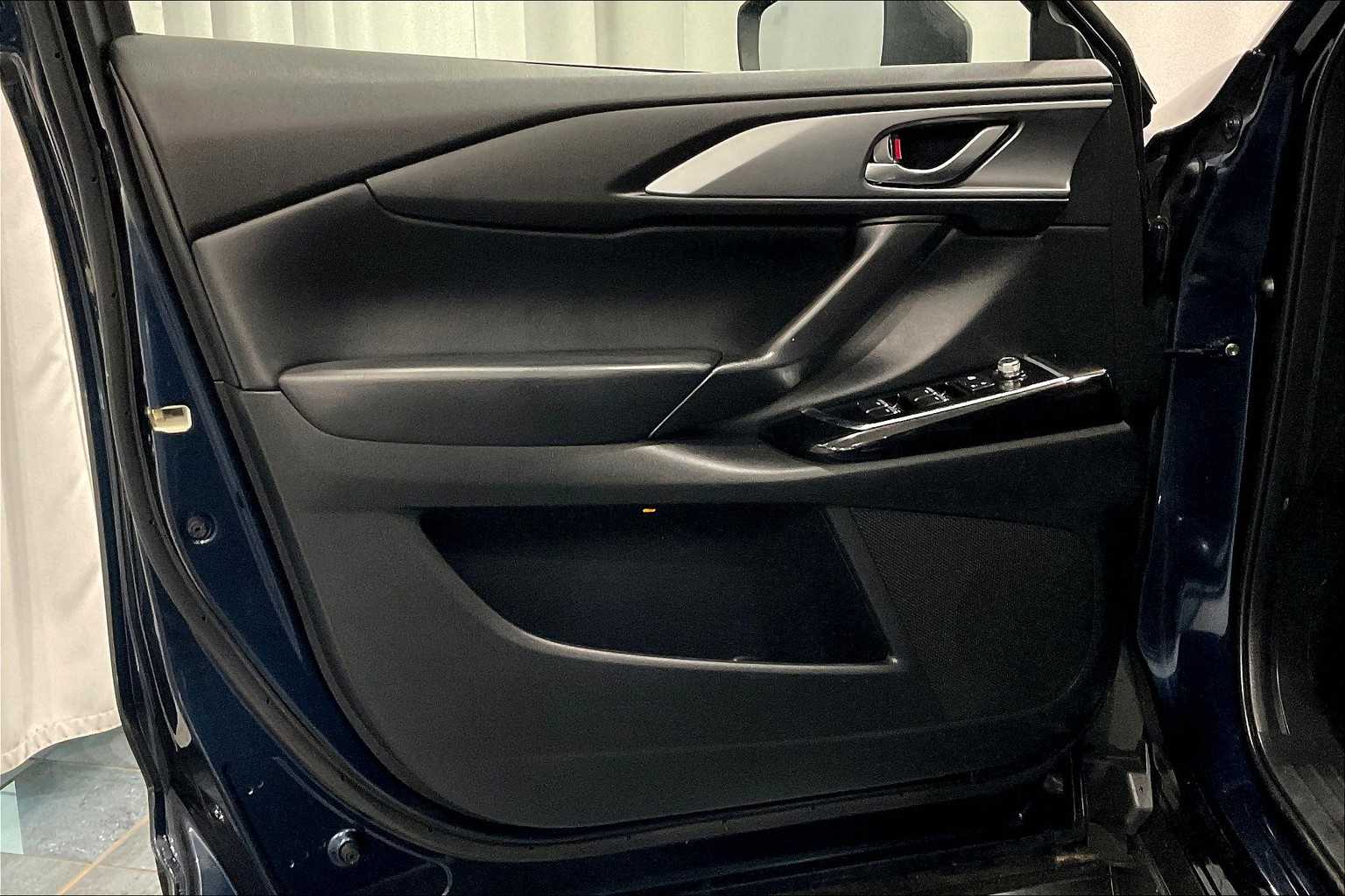 2023 Mazda CX-9 Touring - Photo 9