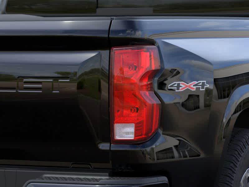 2025 Chevrolet Colorado 4WD LT - Photo 11