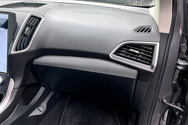 2021 Ford Edge SEL - Photo 17
