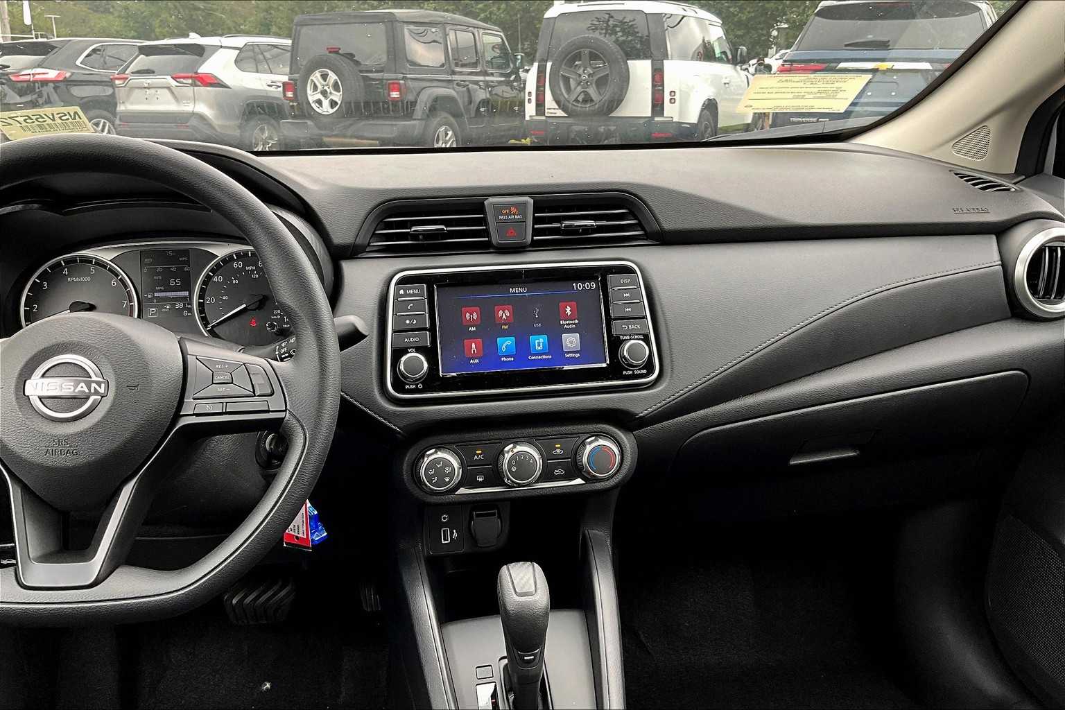 2025 Nissan Versa S - Photo 13