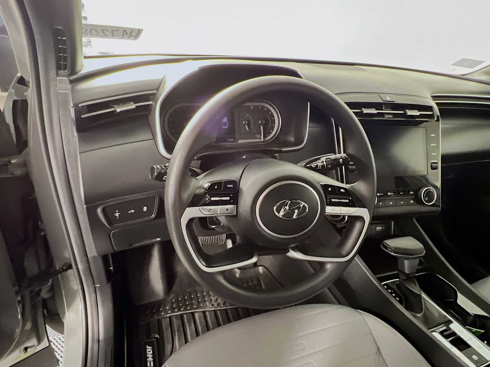 2023 Hyundai Santa Cruz SE - Photo 11