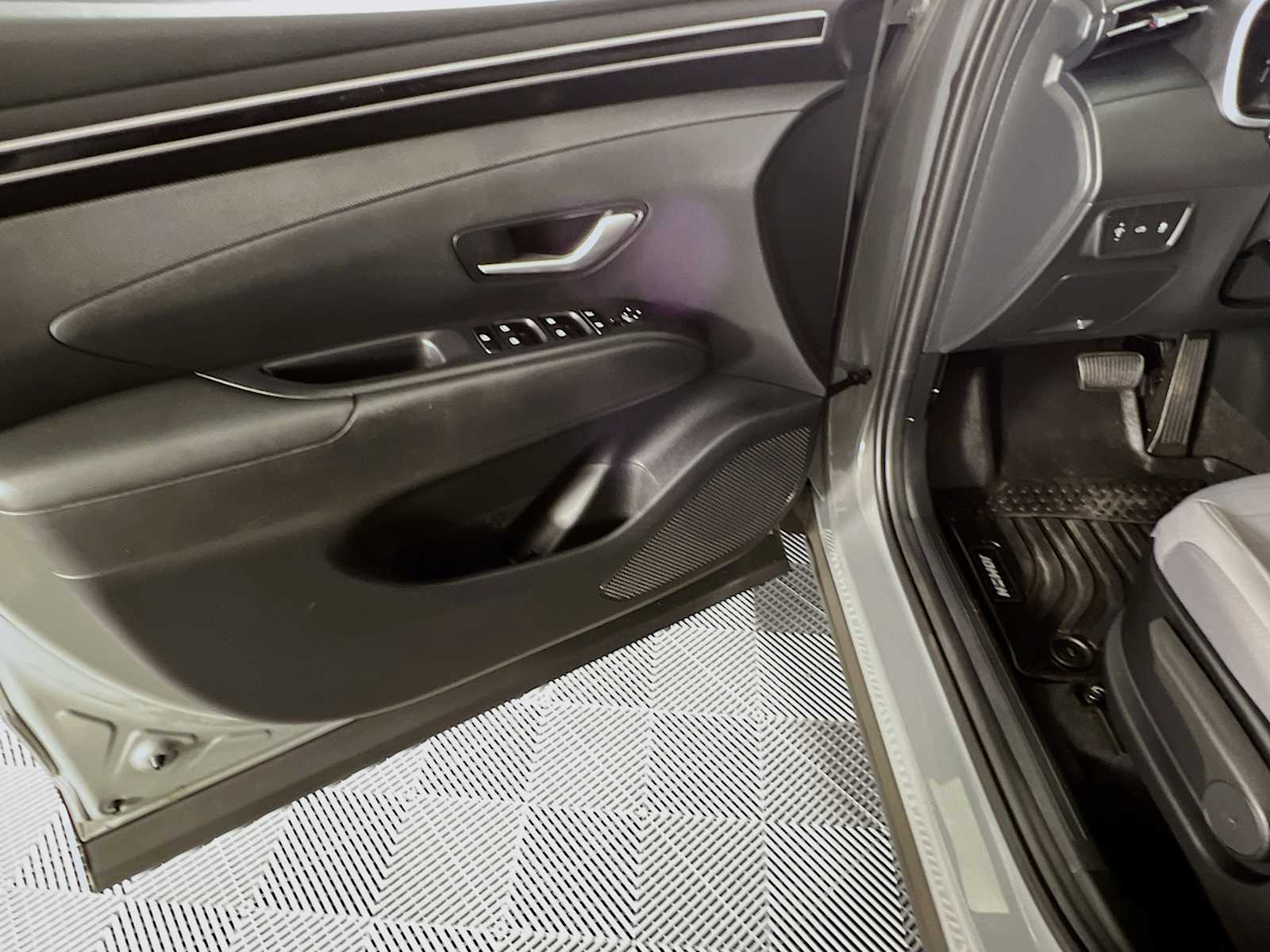 2023 Hyundai Santa Cruz SE - Photo 18