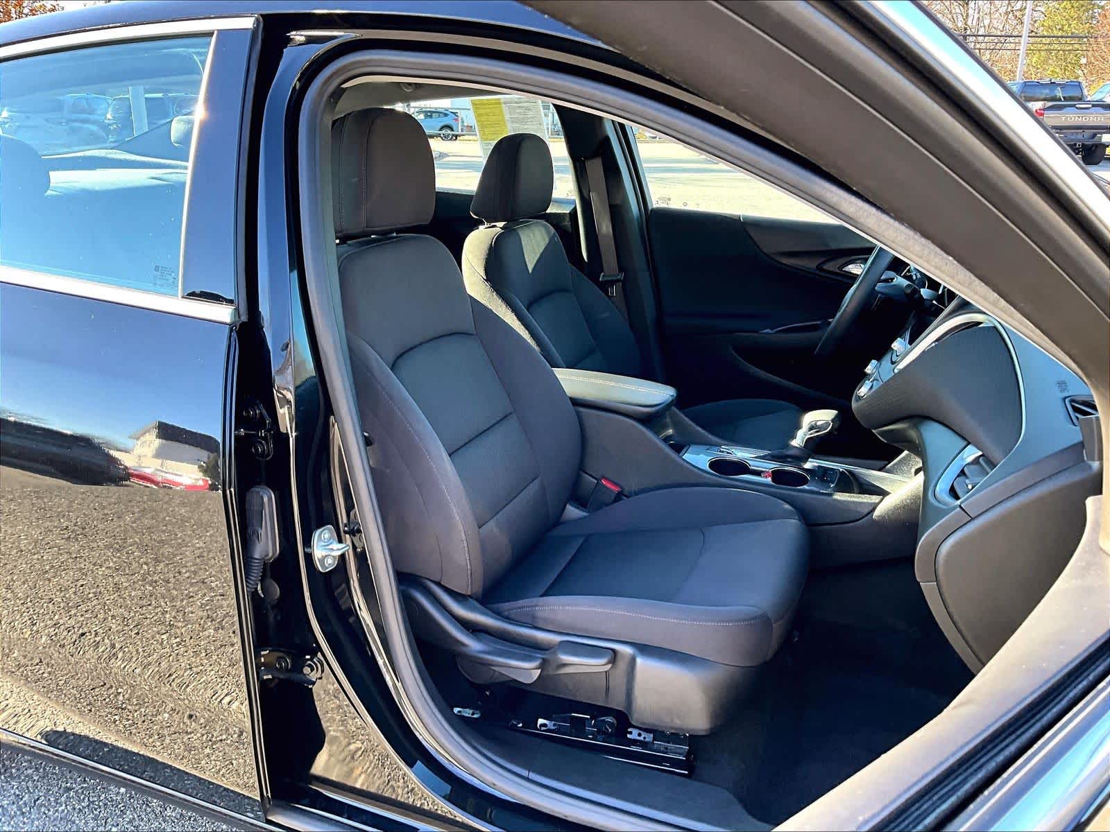 2024 Chevrolet Malibu LT - Photo 11