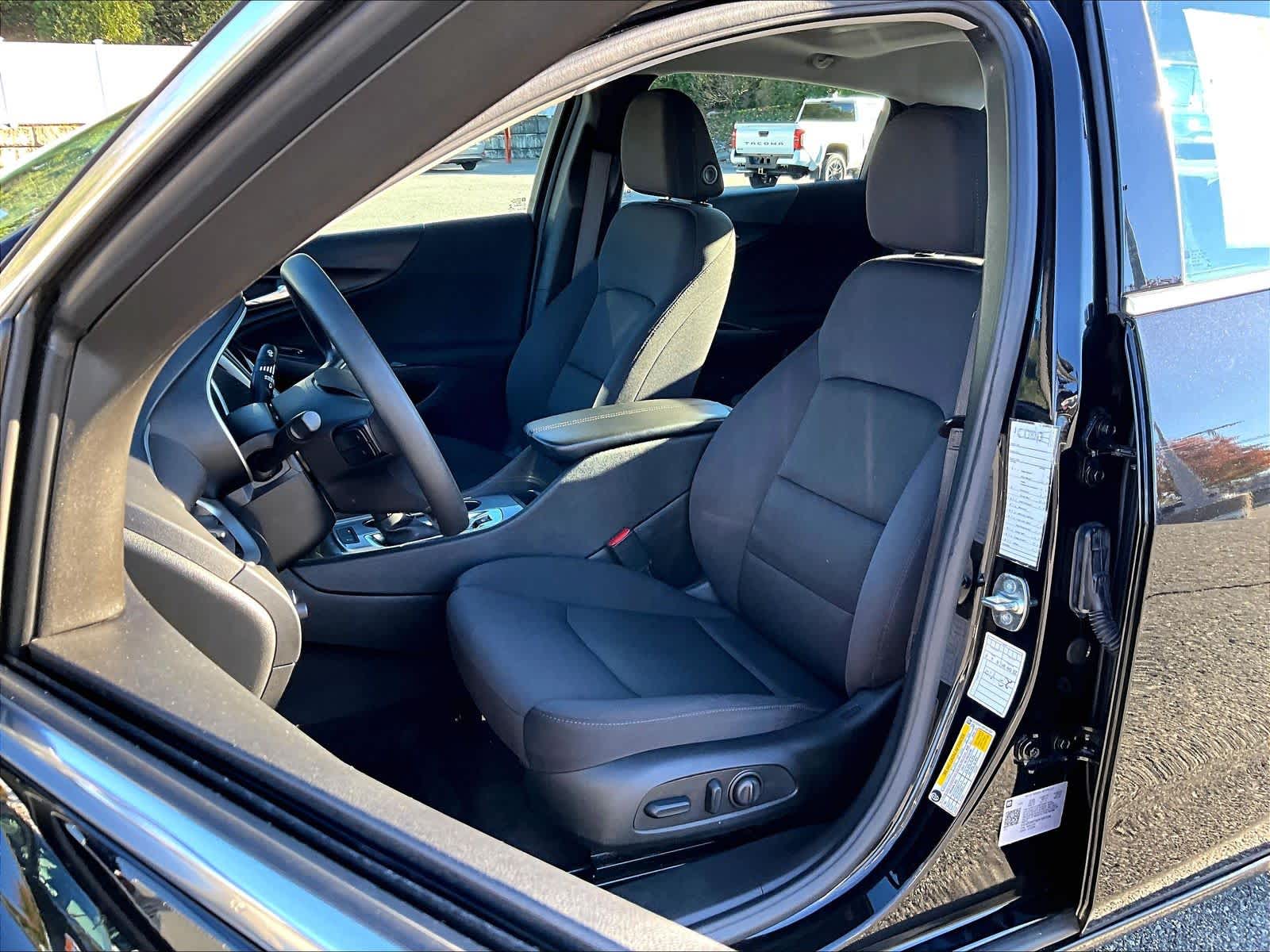 2024 Chevrolet Malibu LT - Photo 10