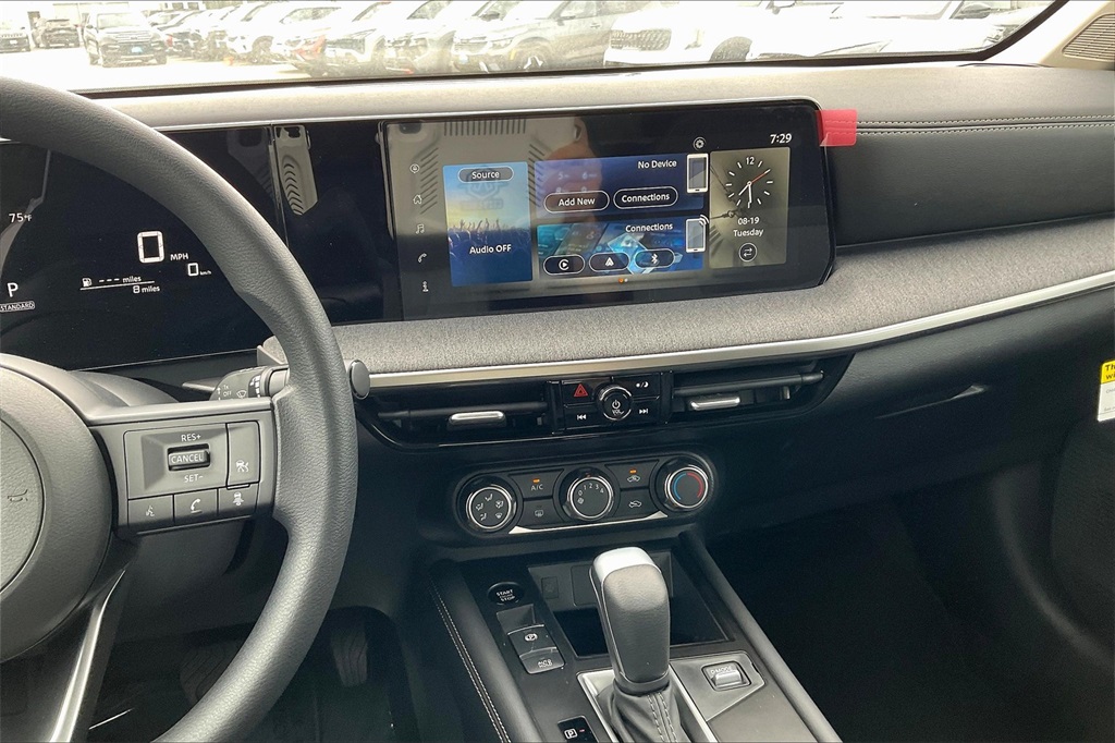2025 Nissan Kicks SV - Photo 13
