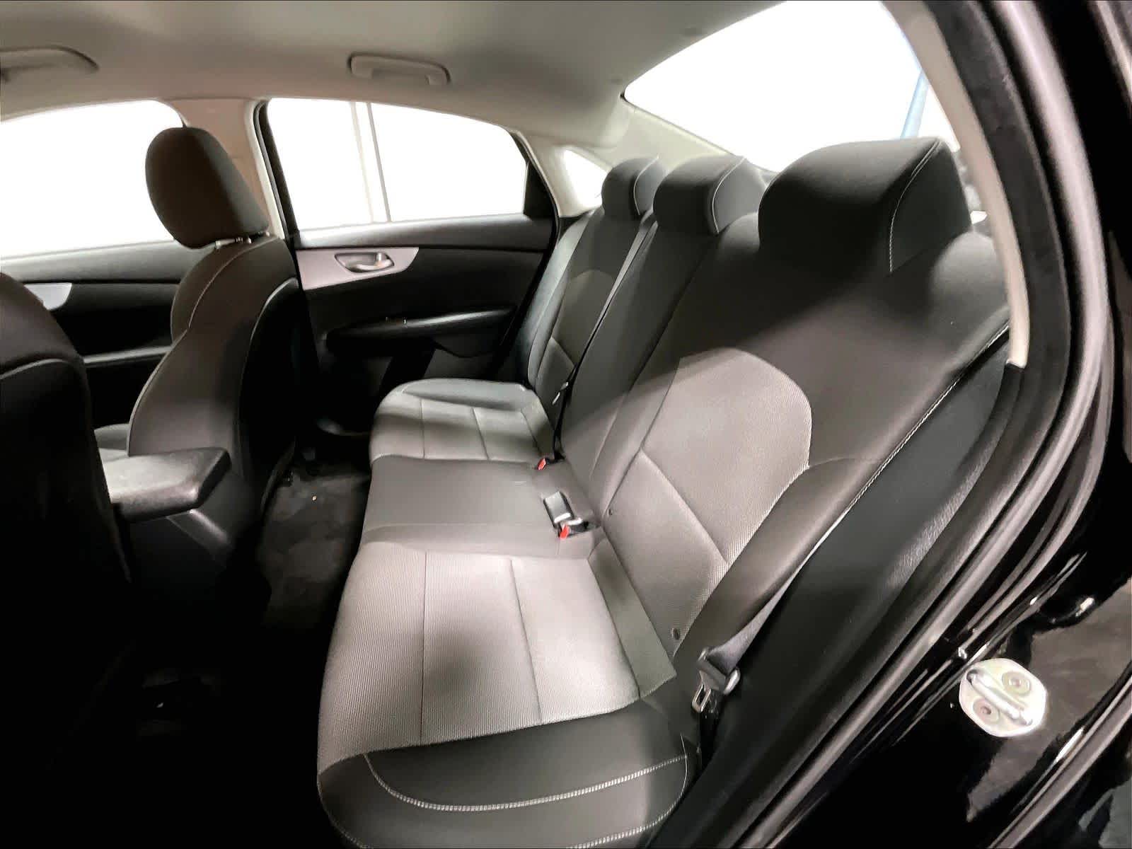 2023 Kia Forte LXS - Photo 15