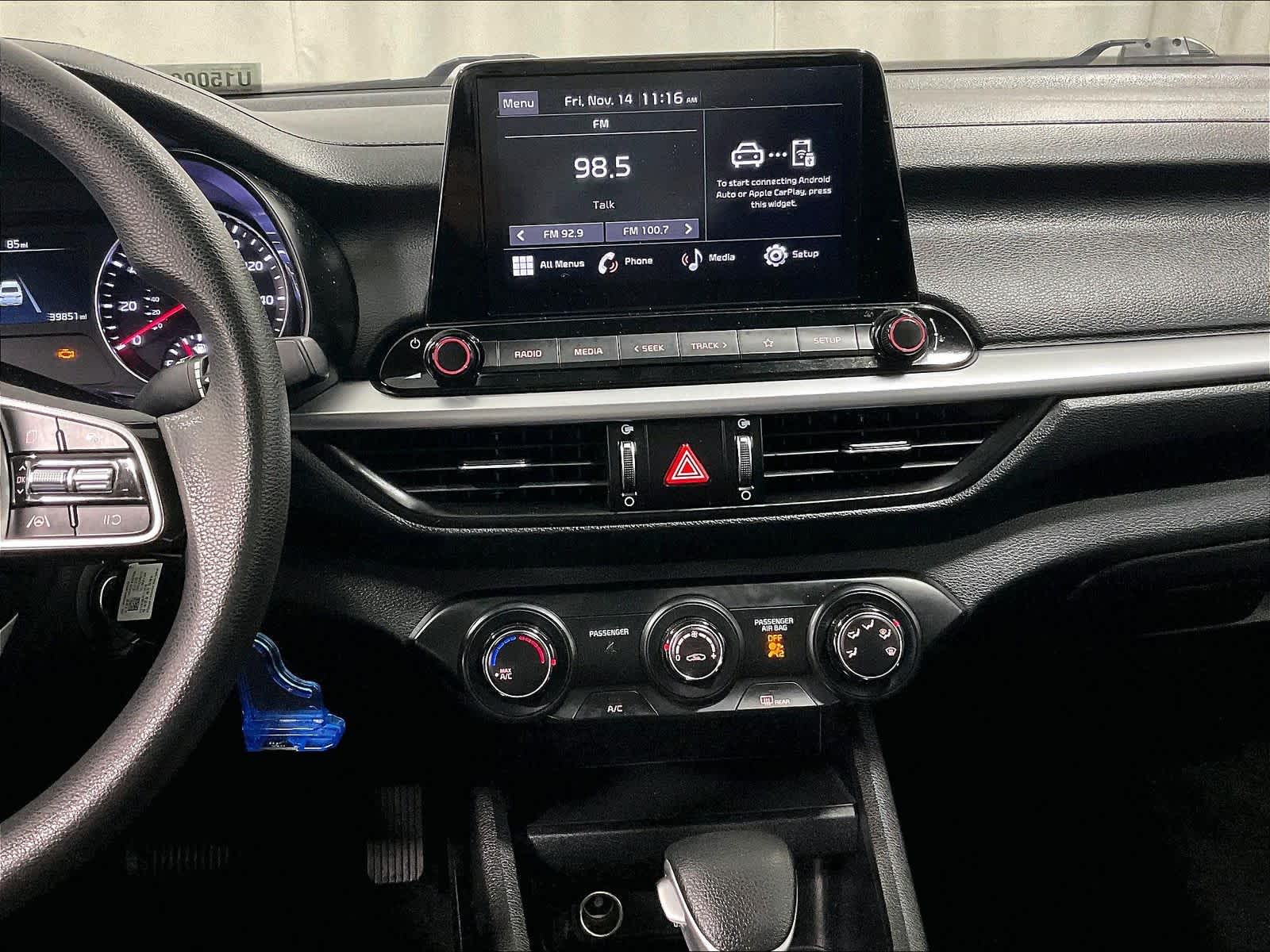 2023 Kia Forte LXS - Photo 18