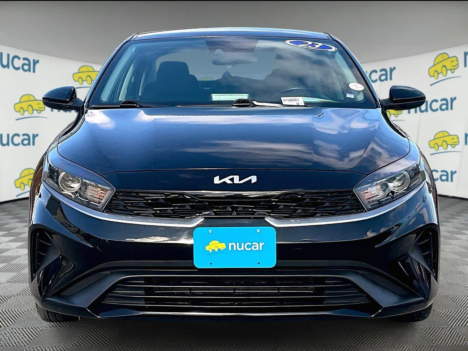2023 Kia Forte LXS - Photo 2