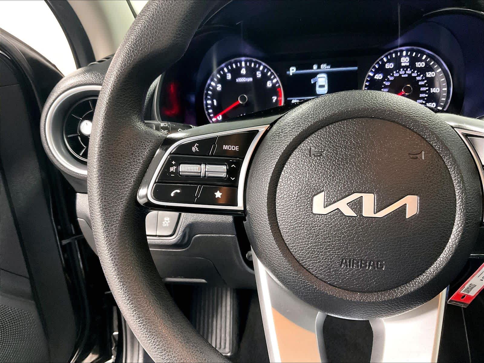 2023 Kia Forte LXS - Photo 22