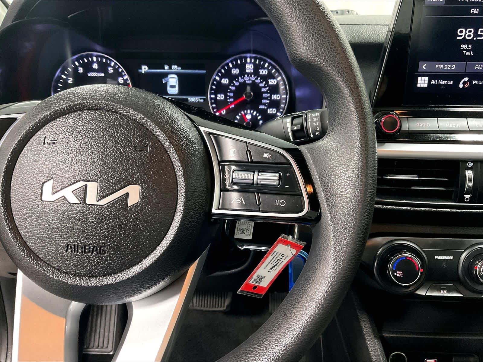 2023 Kia Forte LXS - Photo 23