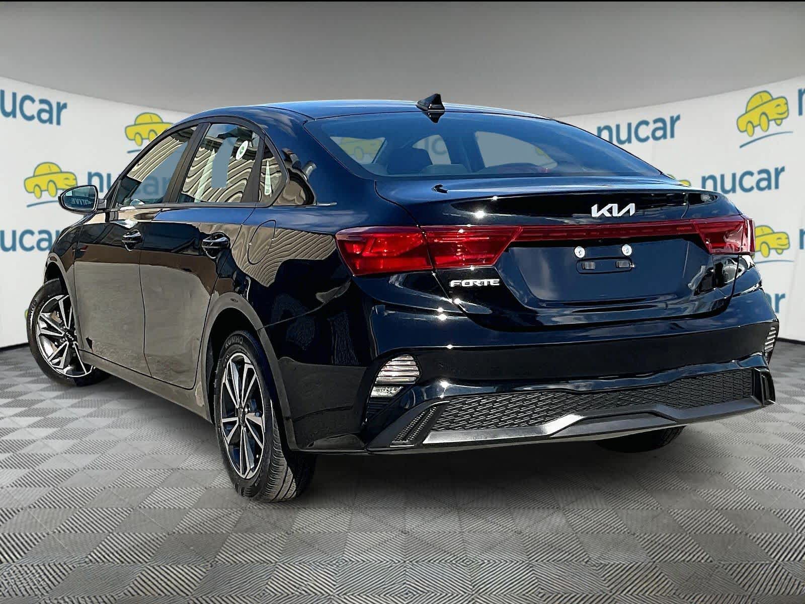 2023 Kia Forte LXS - Photo 4