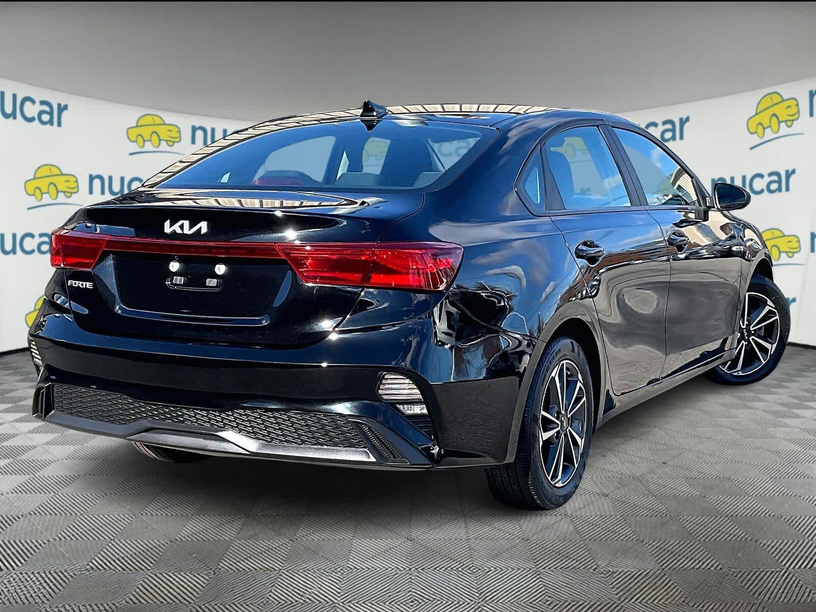 2023 Kia Forte LXS - Photo 6
