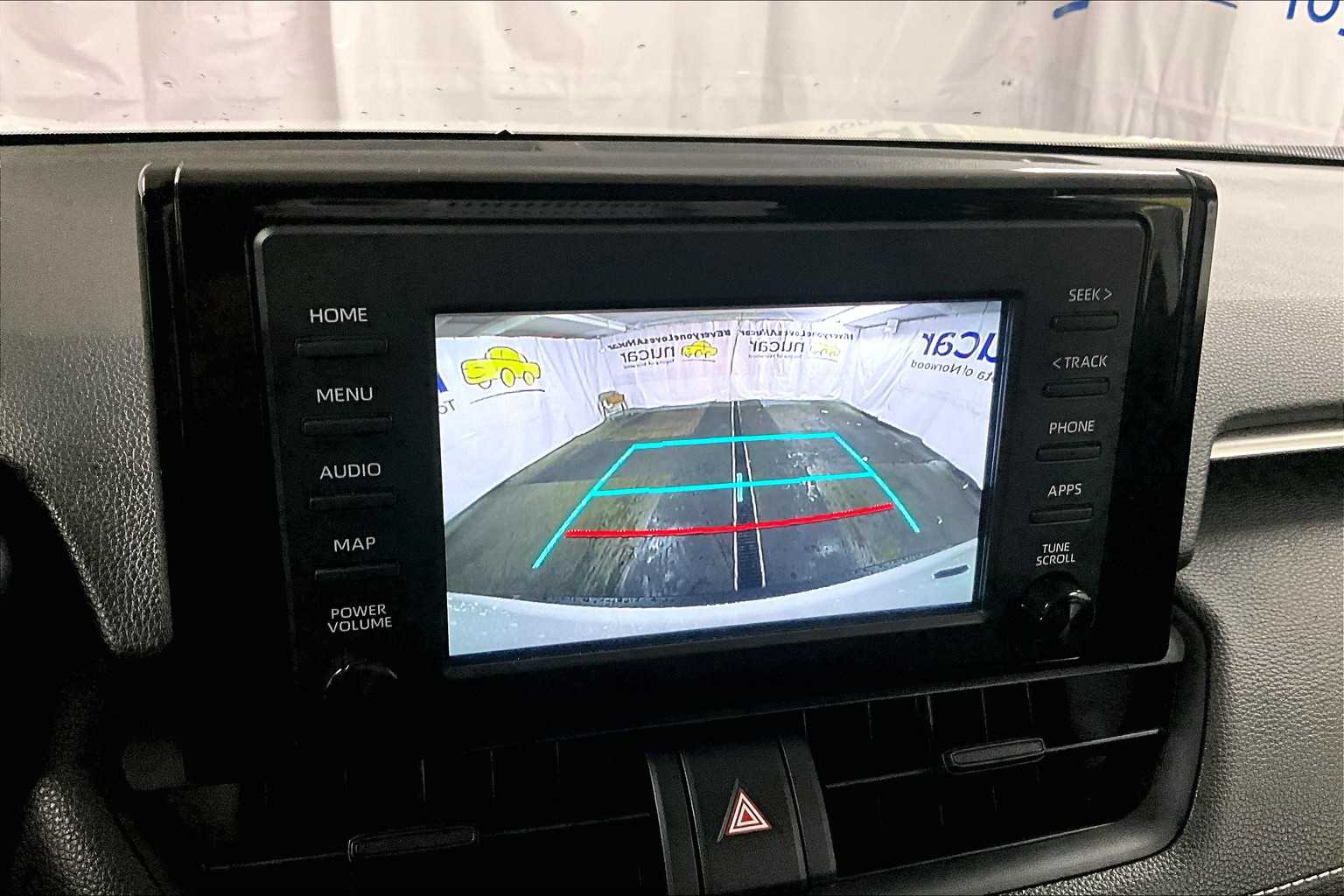2019 Toyota RAV4 Hybrid LE - Photo 19