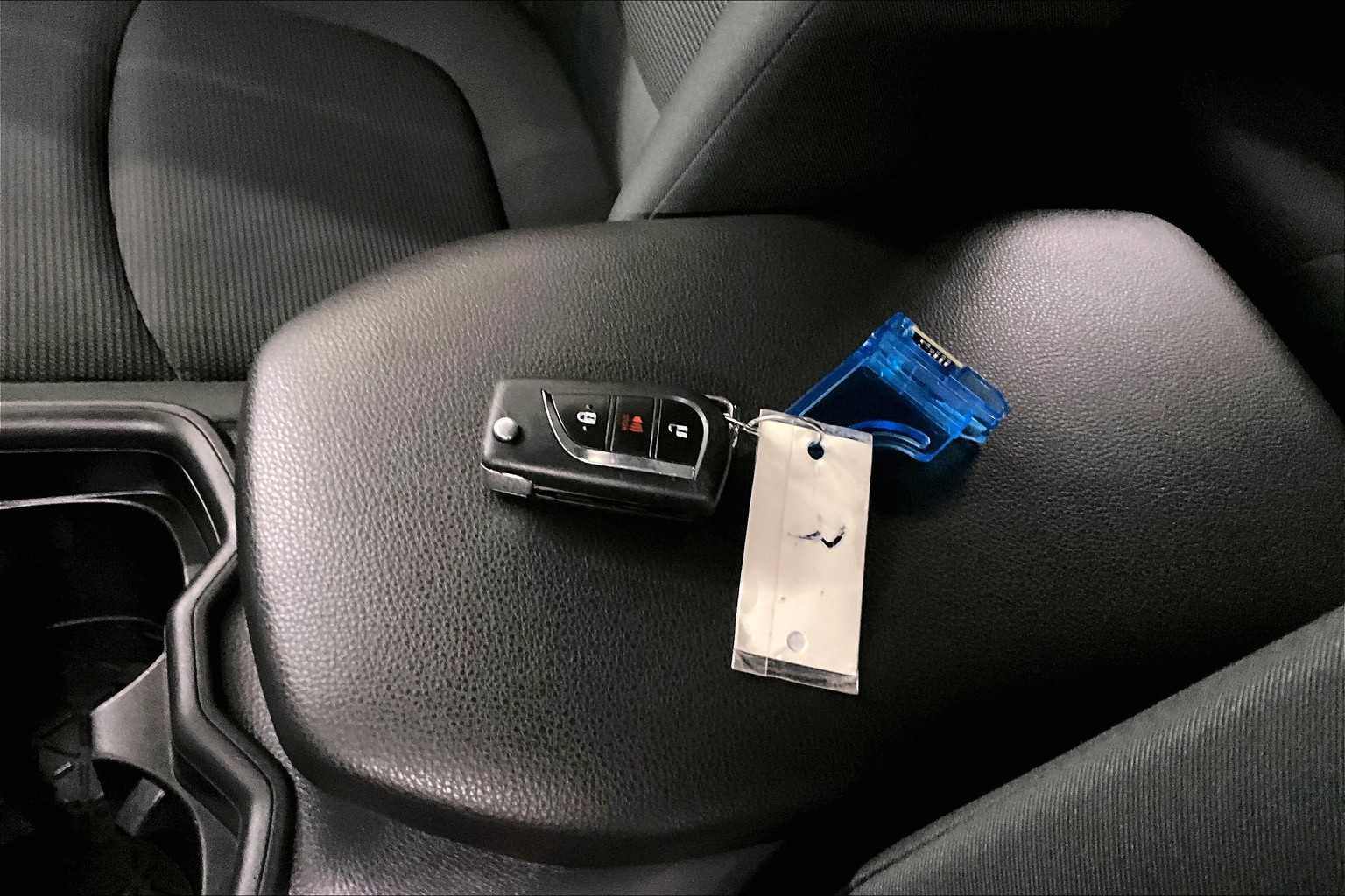 2019 Toyota RAV4 Hybrid LE - Photo 30