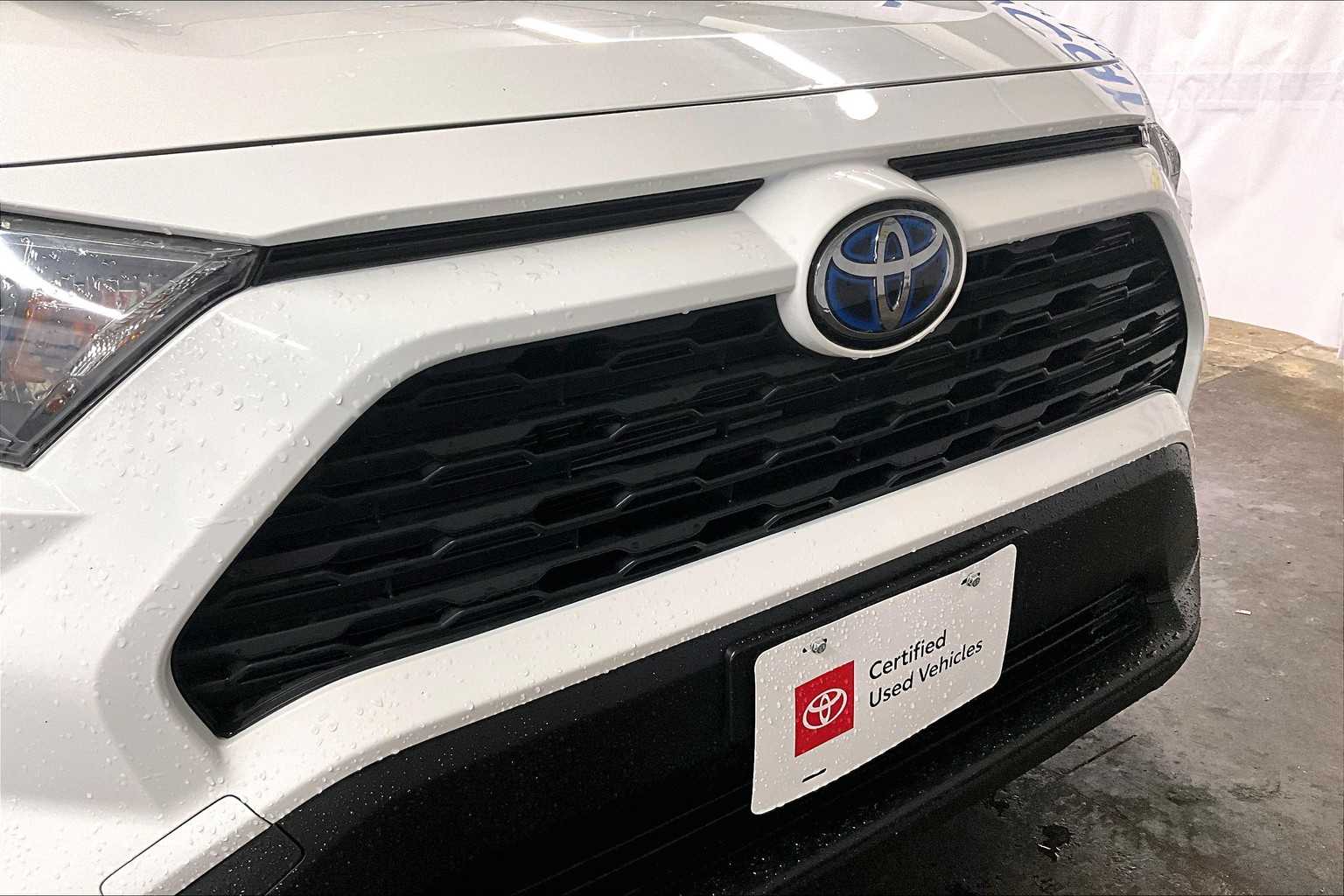 2019 Toyota RAV4 Hybrid LE - Photo 31