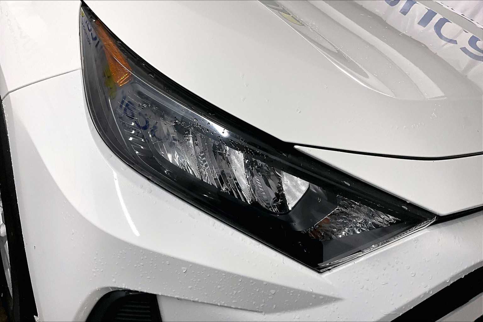 2019 Toyota RAV4 Hybrid LE - Photo 32