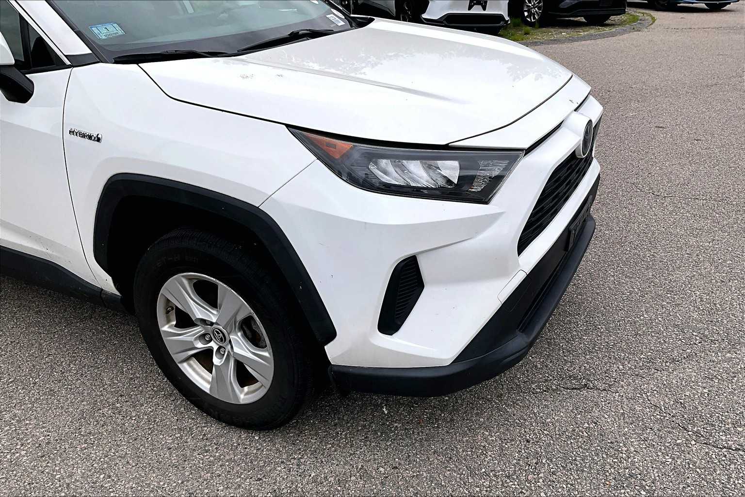 2019 Toyota RAV4 Hybrid LE - Photo 5