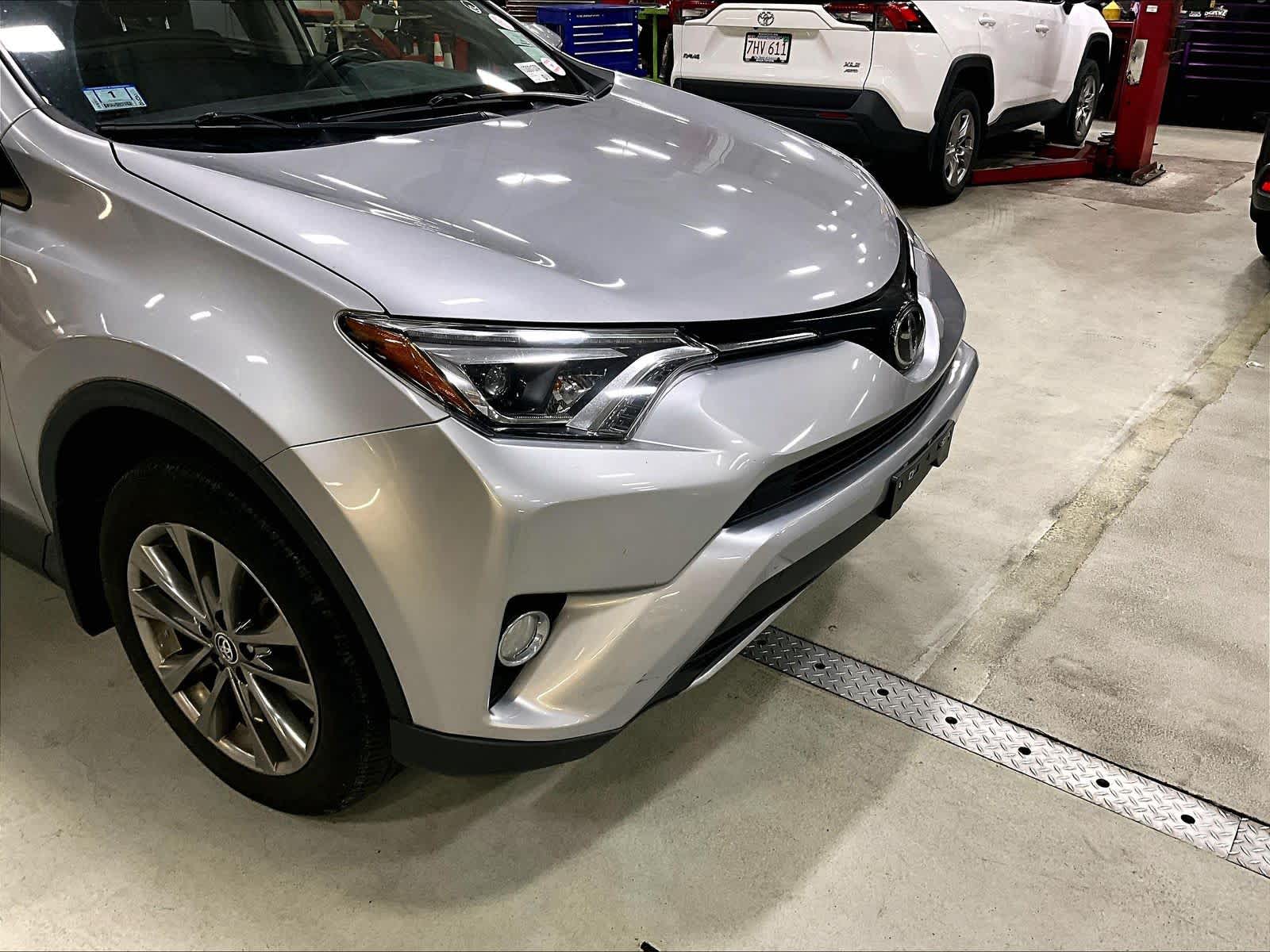 2018 Toyota RAV4 Limited - Photo 5