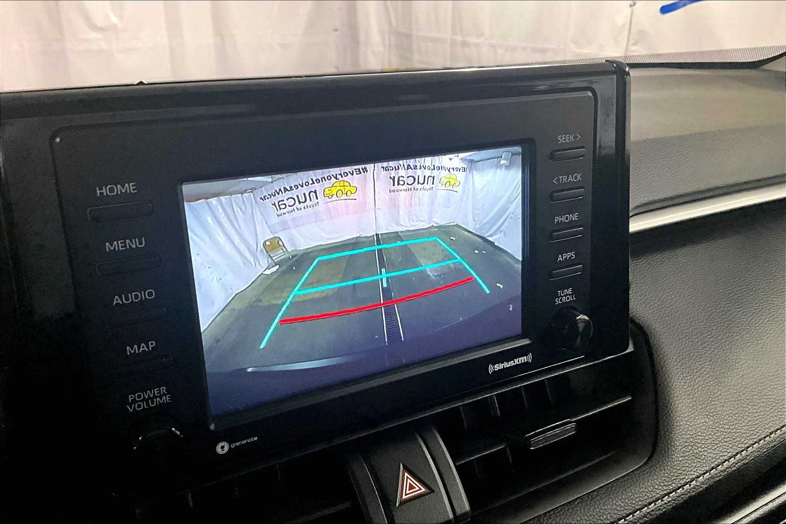 2021 Toyota RAV4 Hybrid LE - Photo 19
