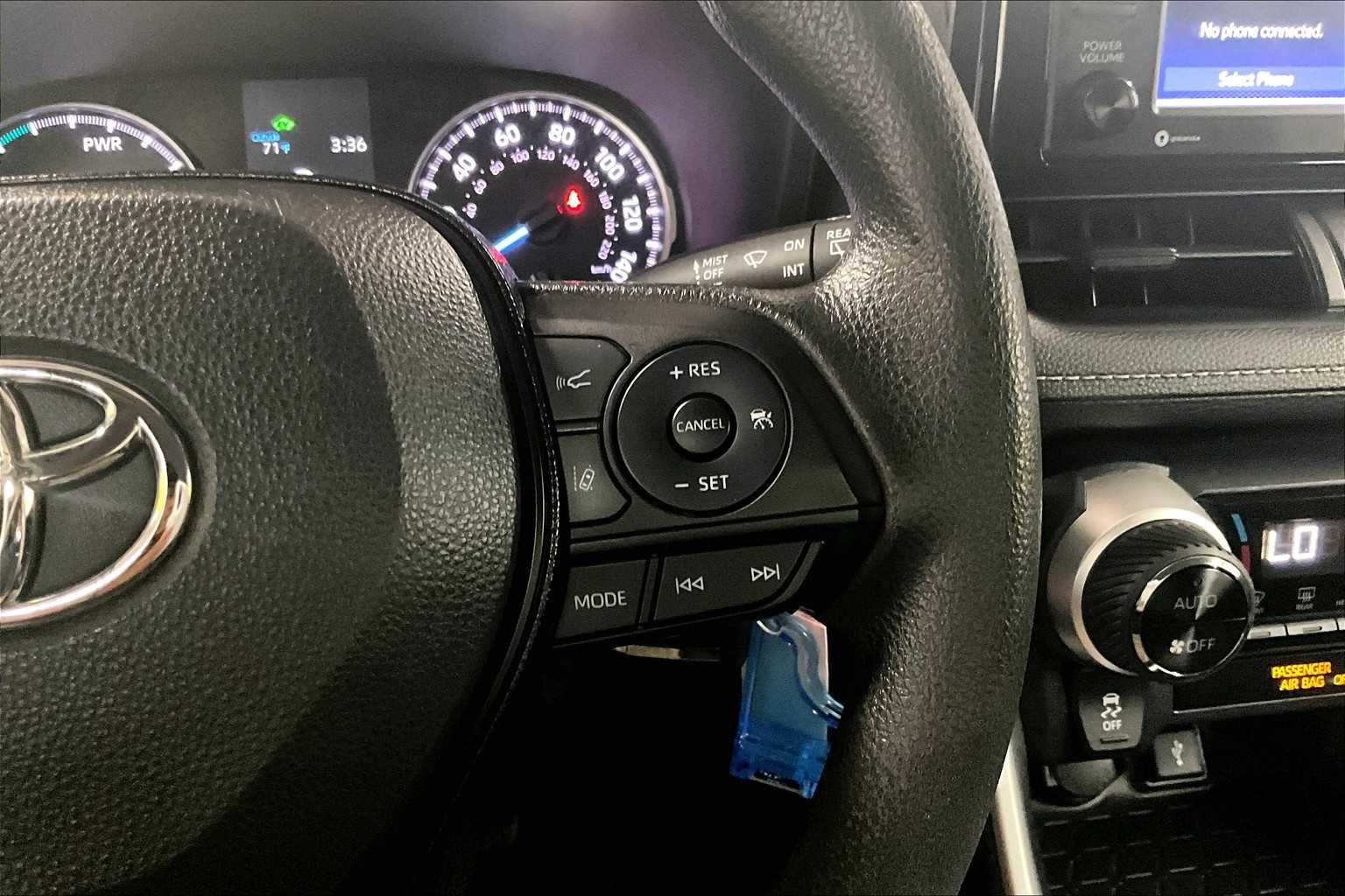 2021 Toyota RAV4 Hybrid LE - Photo 23