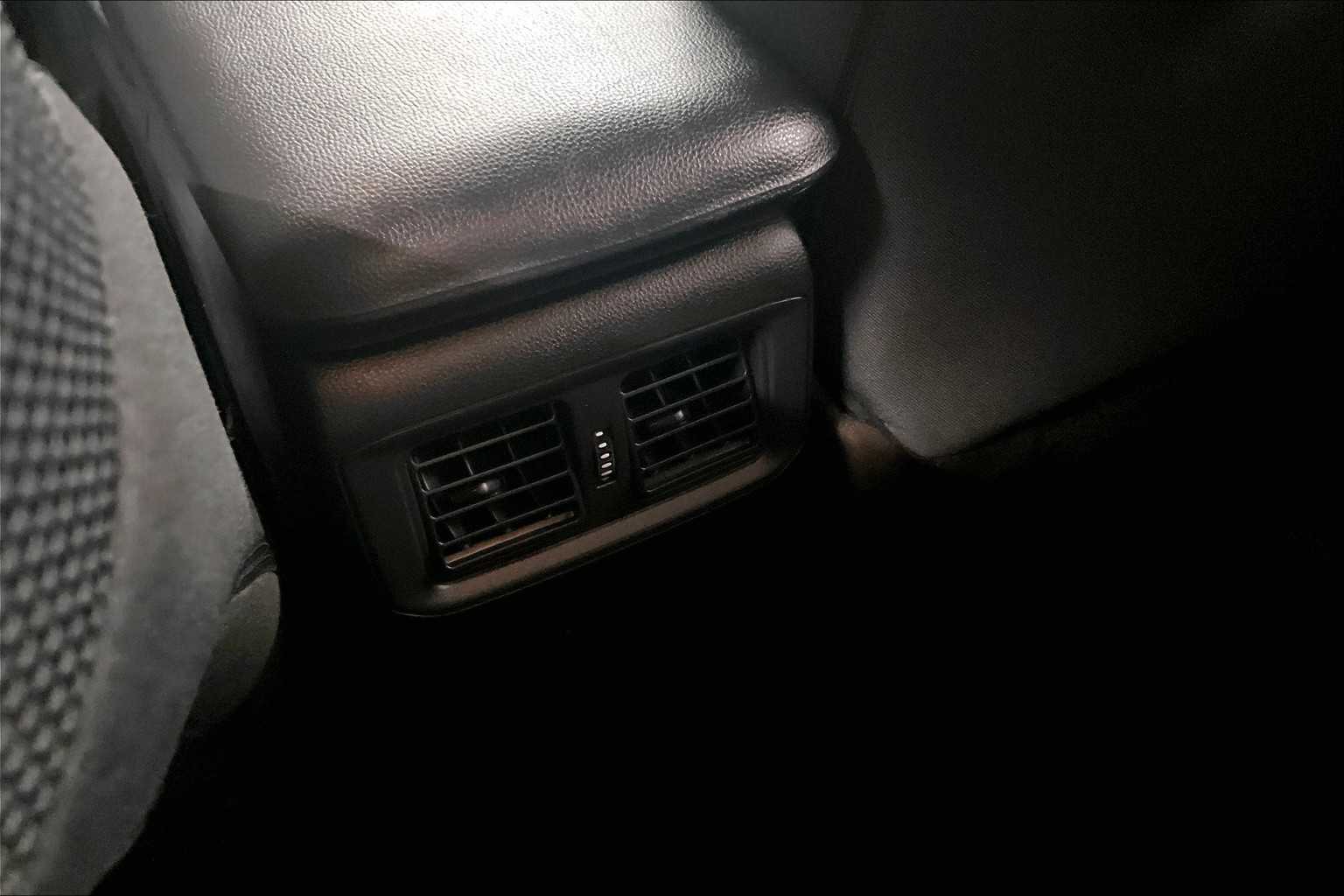 2021 Toyota RAV4 Hybrid LE - Photo 27