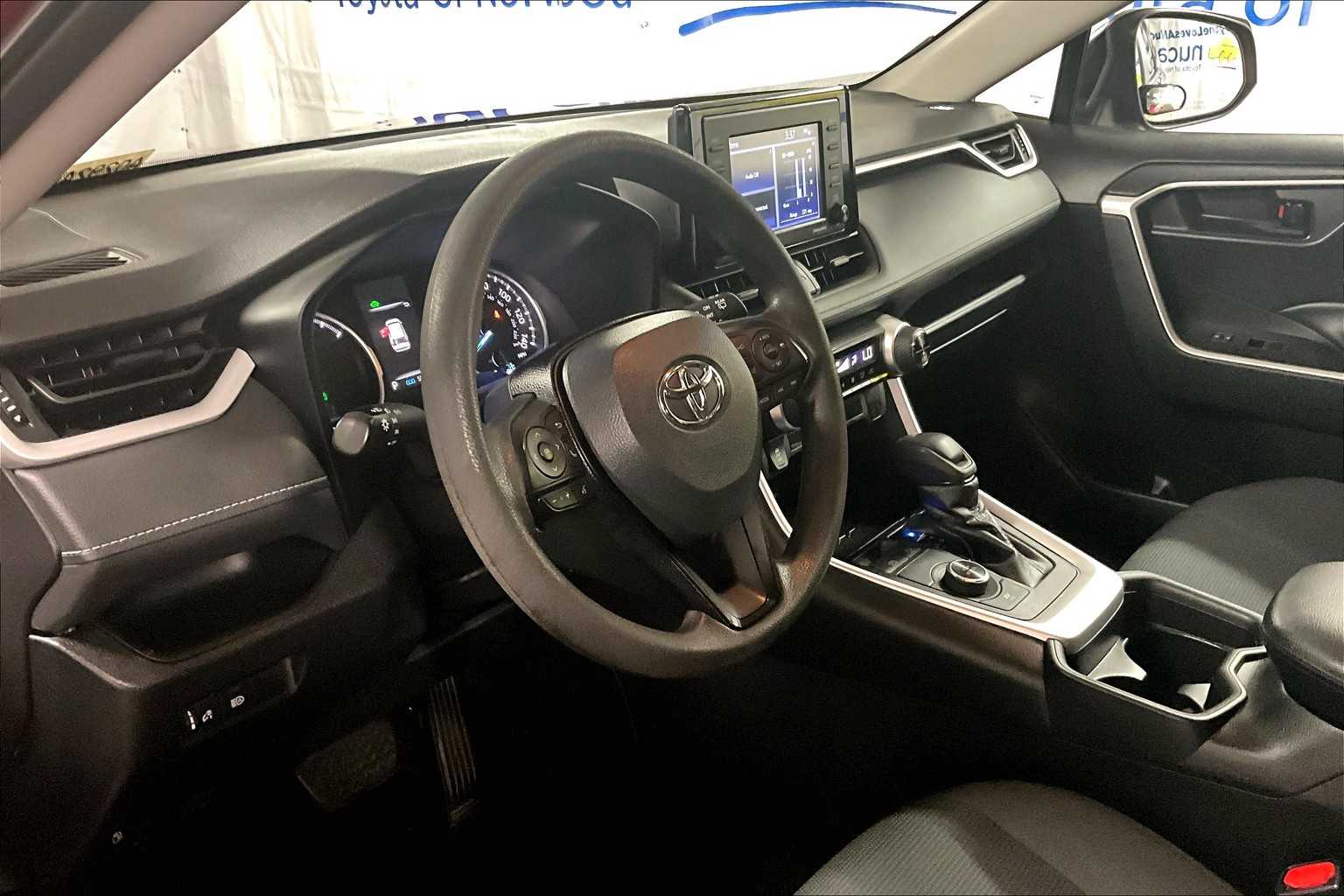 2021 Toyota RAV4 Hybrid LE - Photo 8