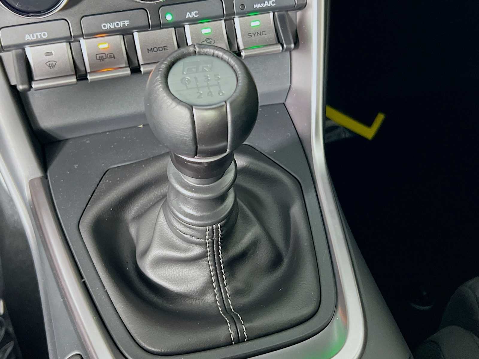 2025 Toyota GR86  - Photo 11