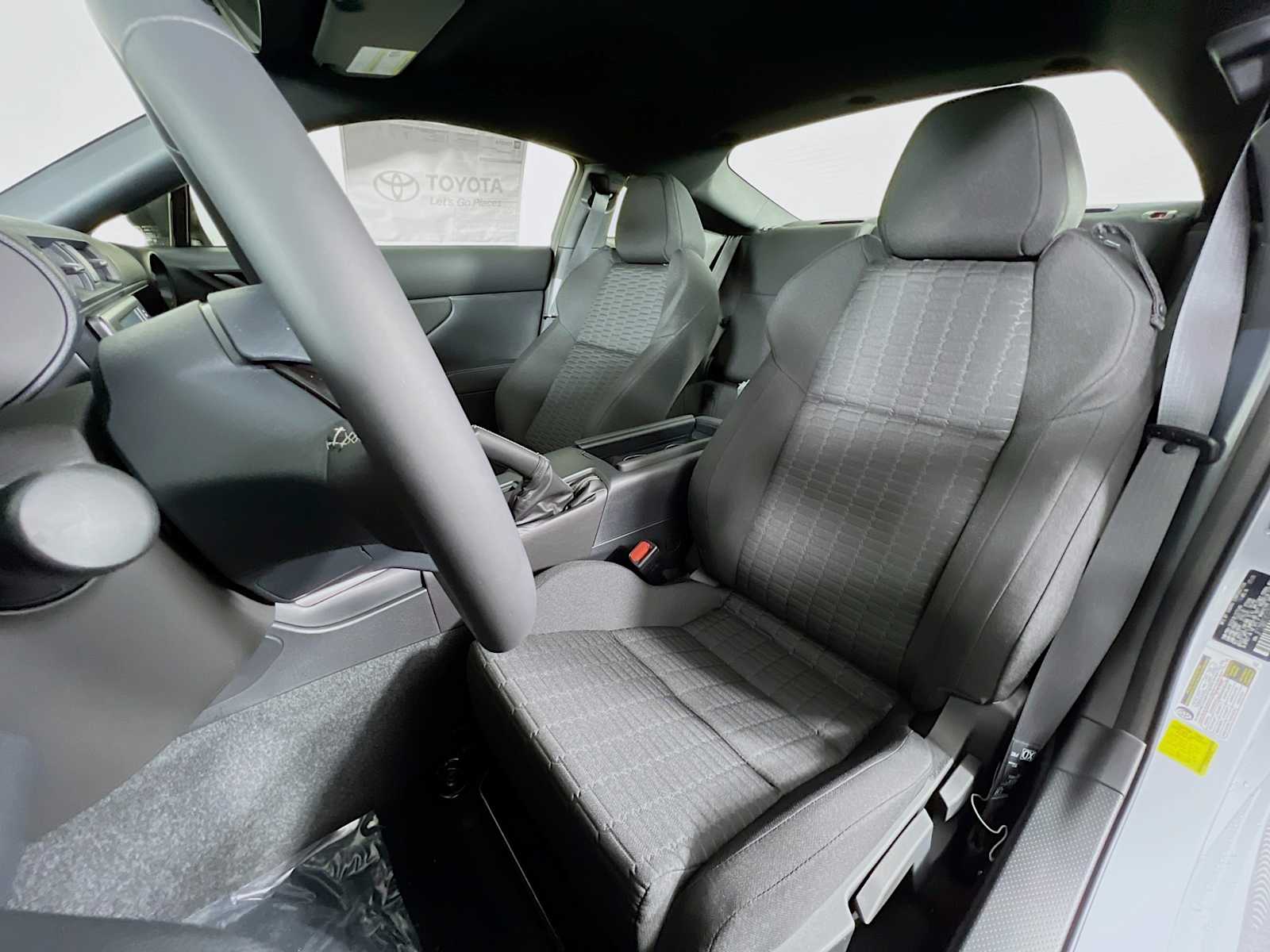 2025 Toyota GR86  - Photo 12