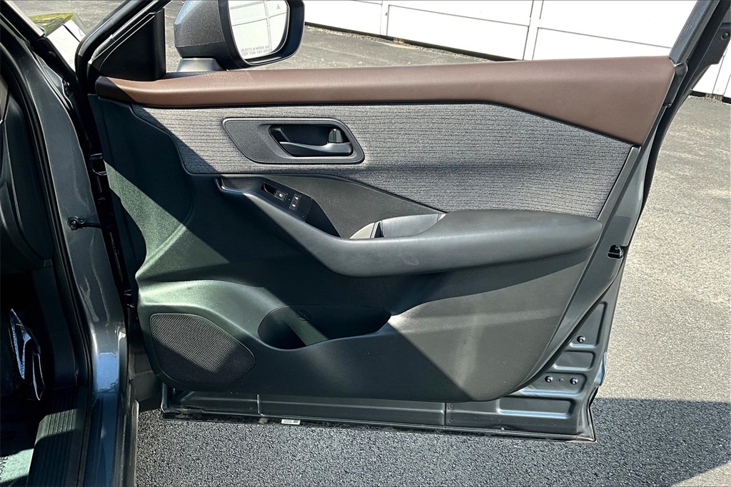 2023 Nissan Rogue S - Photo 12