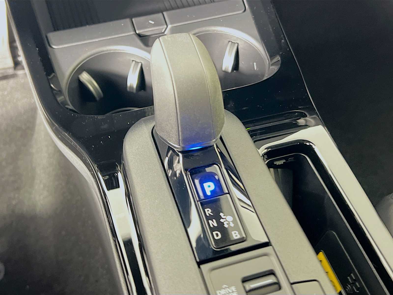 2026 Toyota Prius XLE - Photo 11