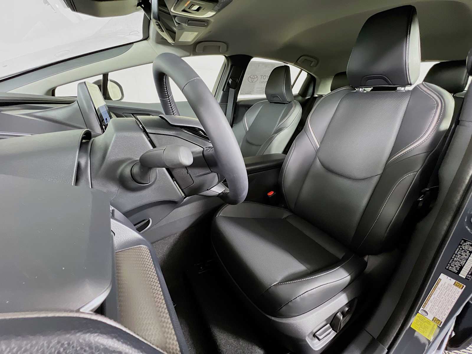 2026 Toyota Prius XLE - Photo 12