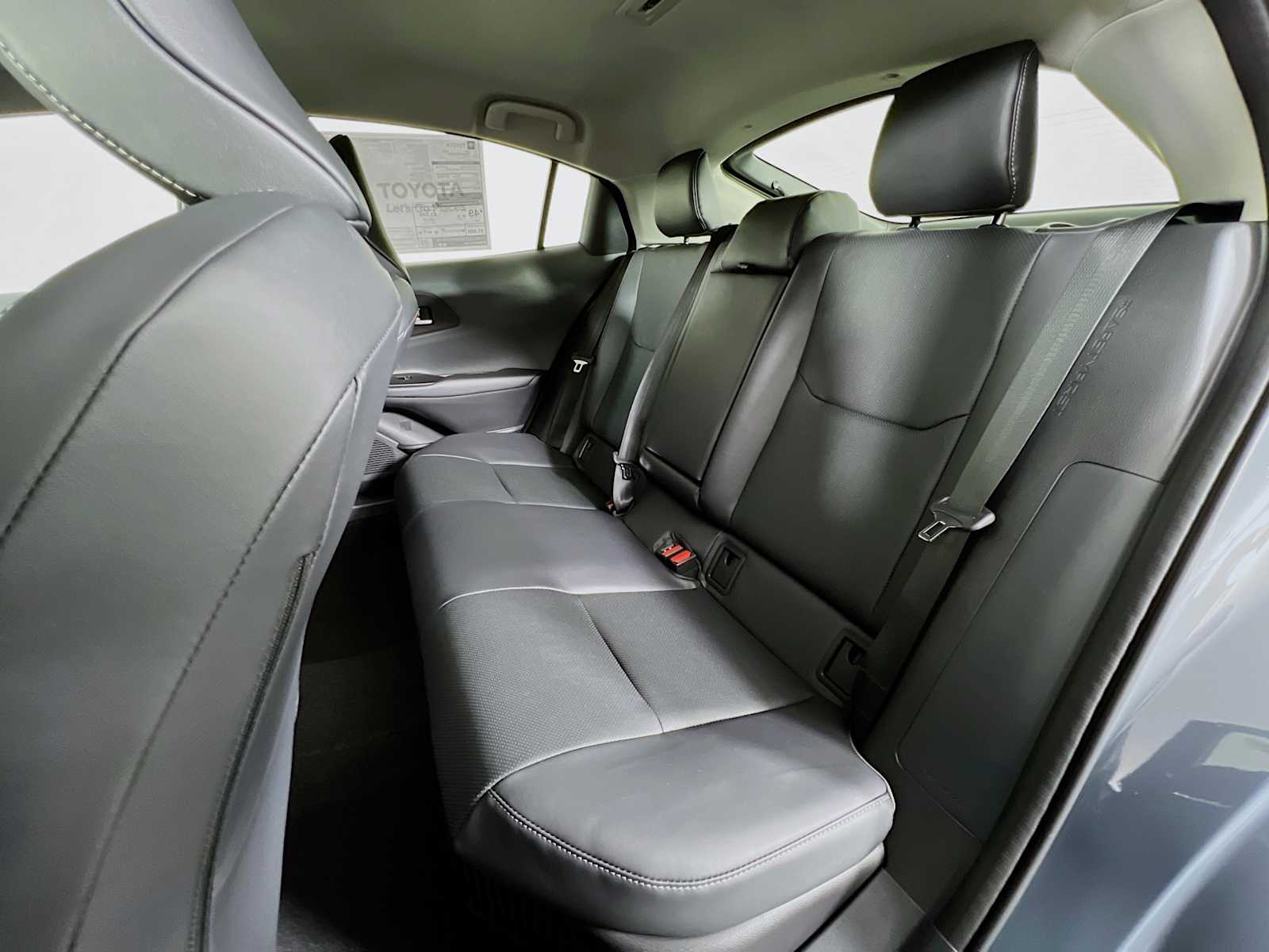 2026 Toyota Prius XLE - Photo 13