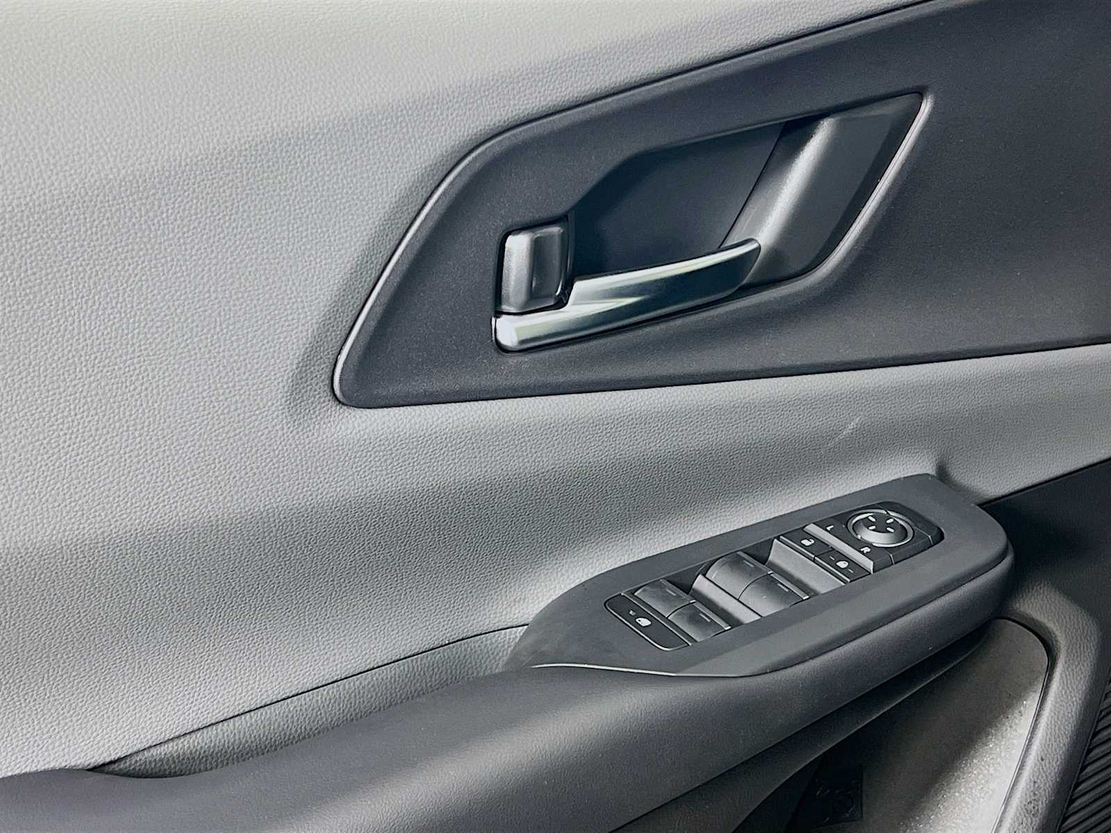 2026 Toyota Prius XLE - Photo 15