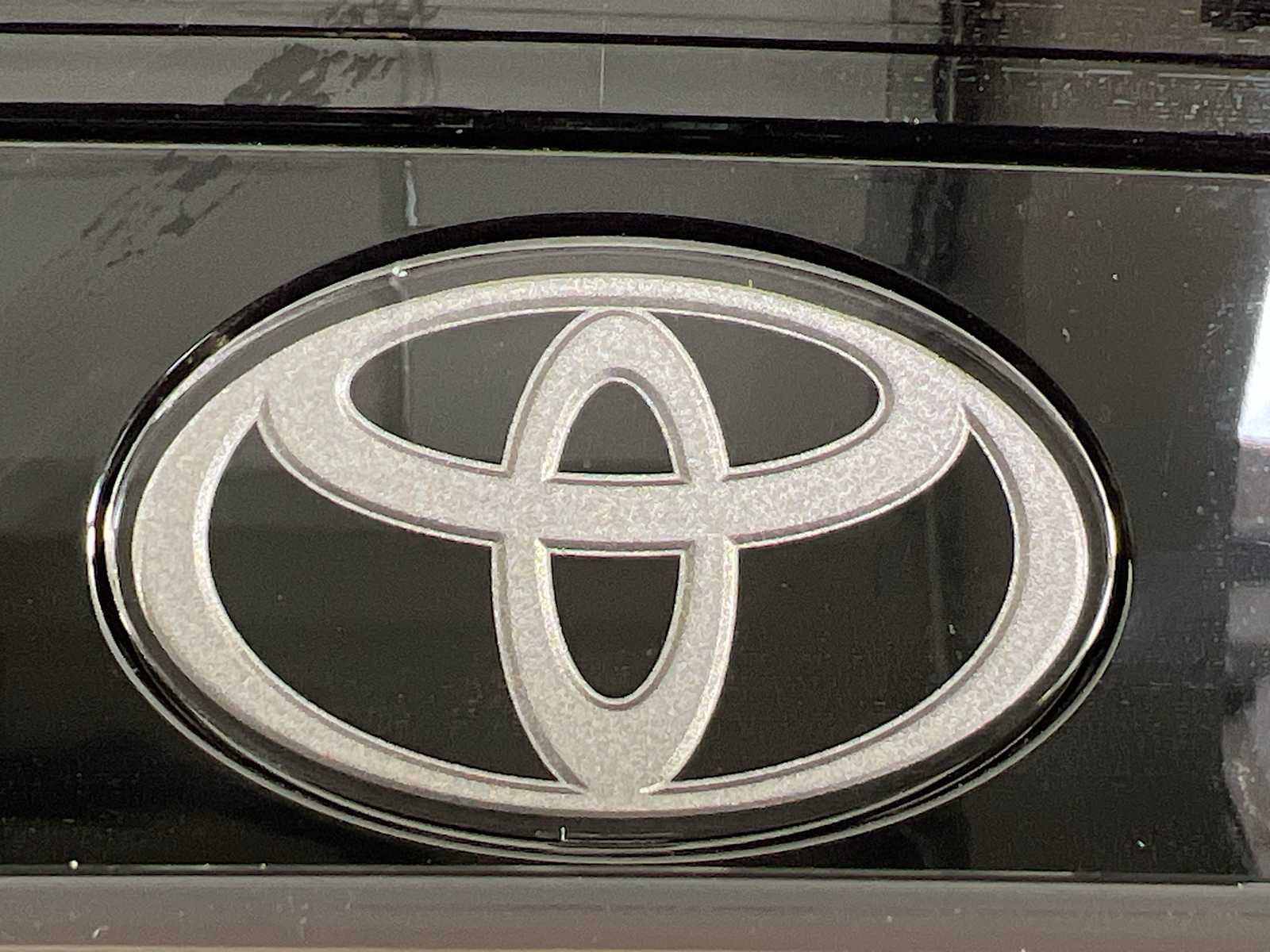 2026 Toyota Prius XLE - Photo 17
