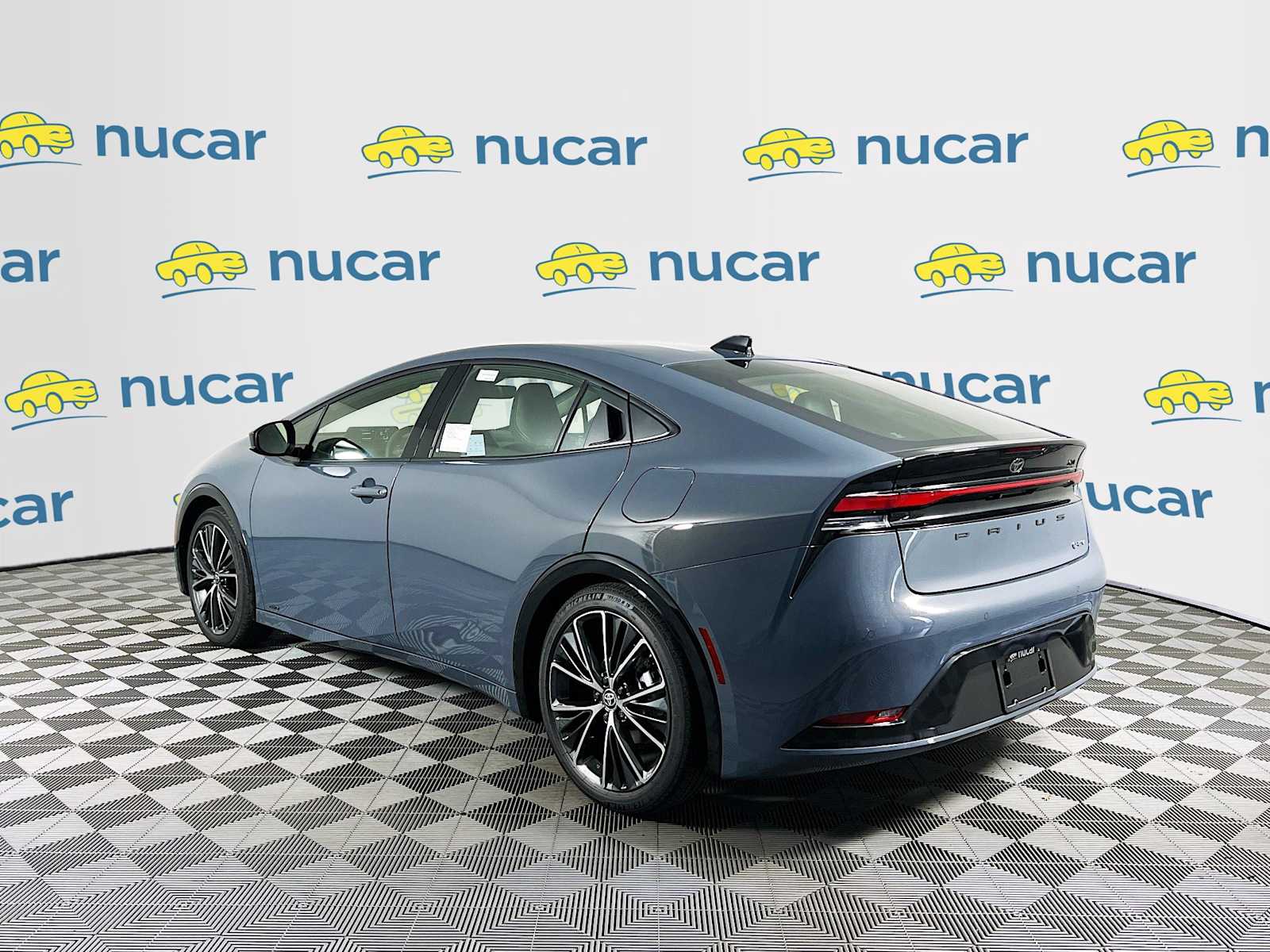 2026 Toyota Prius XLE - Photo 4