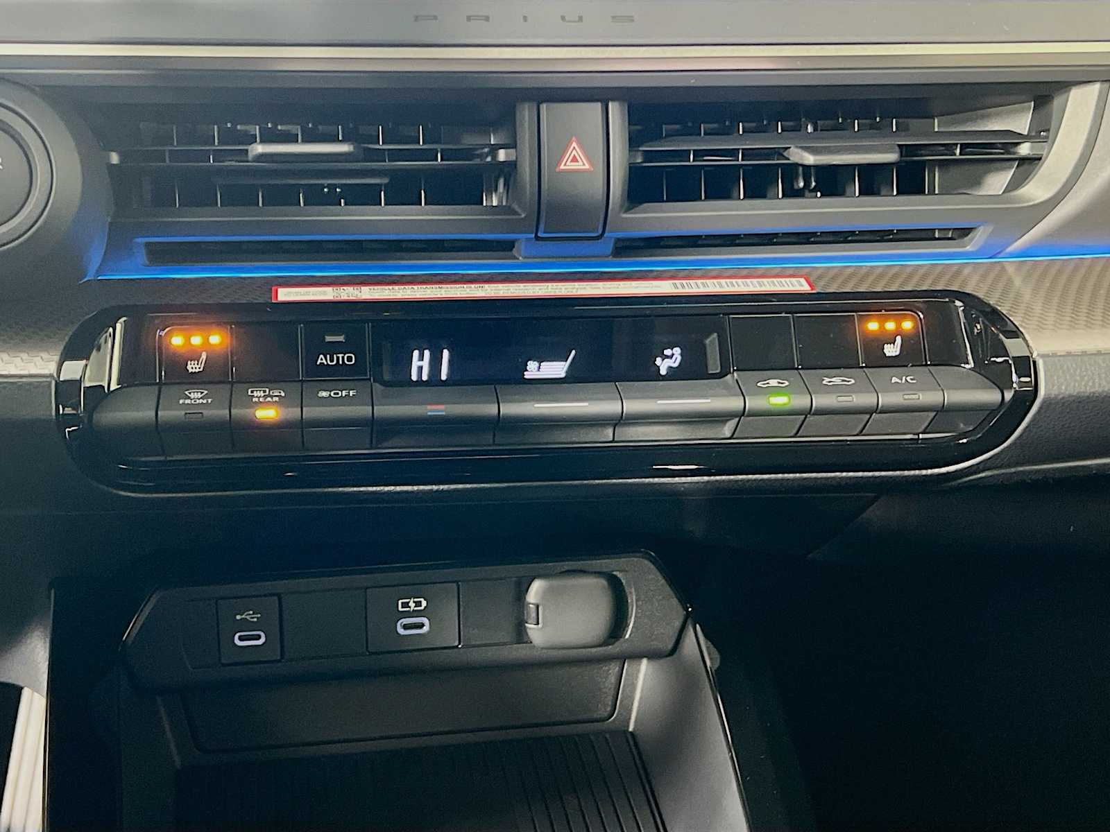 2026 Toyota Prius XLE - Photo 10