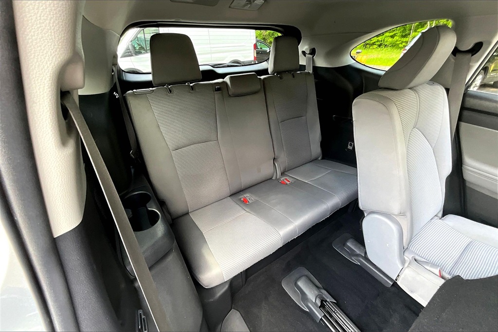 2021 Toyota Highlander L - Photo 17