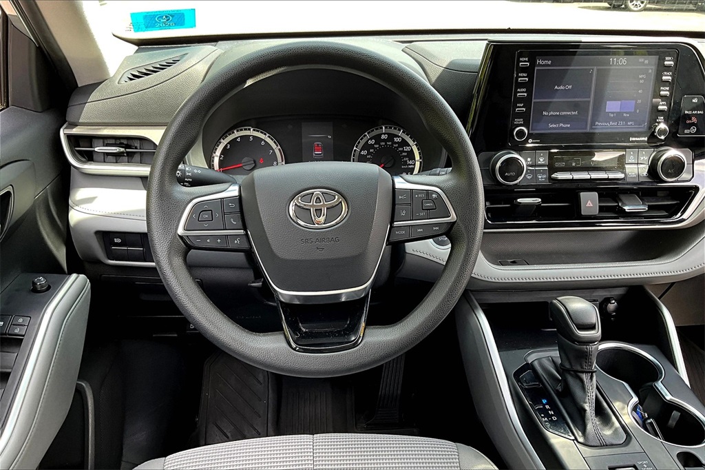 2021 Toyota Highlander L - Photo 18