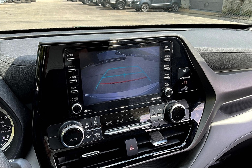2021 Toyota Highlander L - Photo 20
