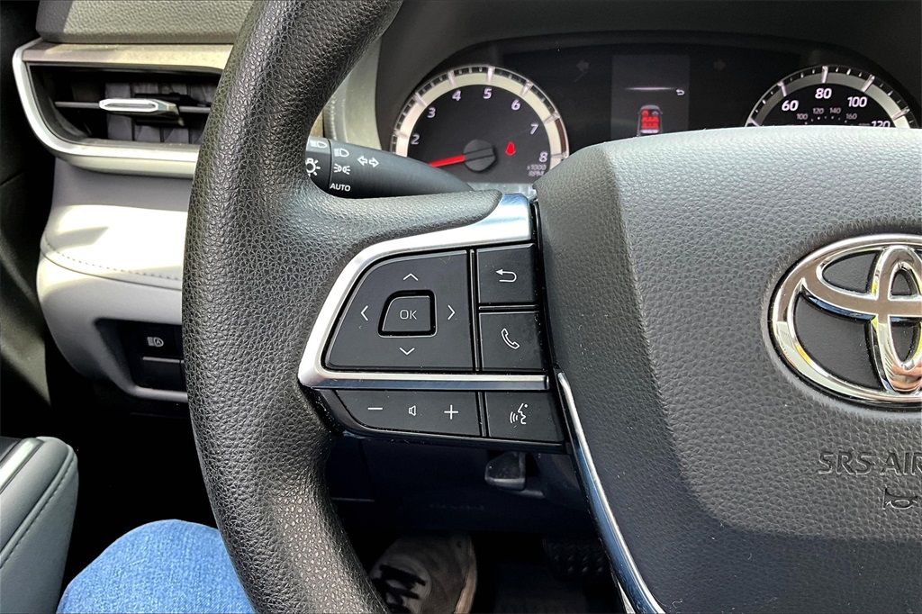 2021 Toyota Highlander L - Photo 23